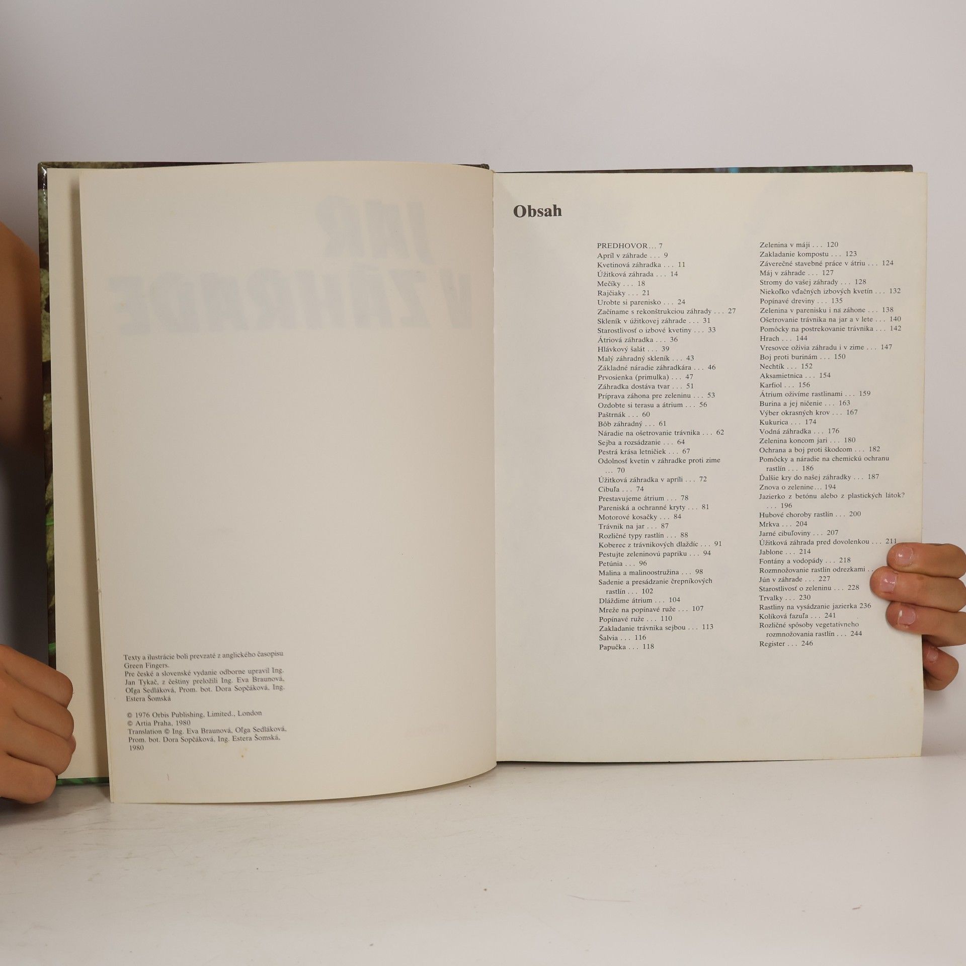 Autores varios Jar v záhrade