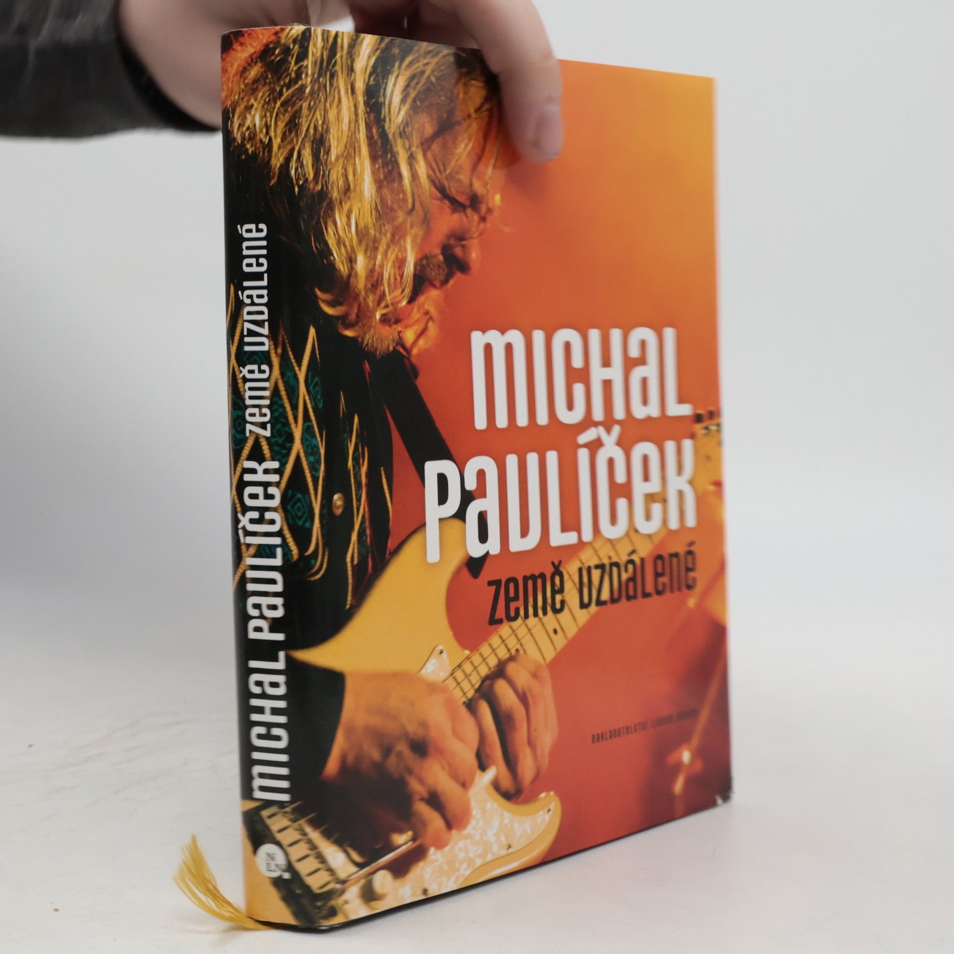 Michal Pavlíček Země vzdálené