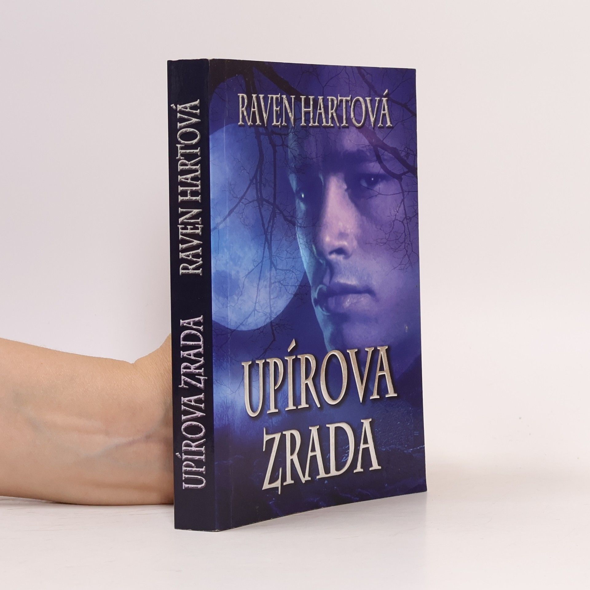 Raven Hart Upírova zrada