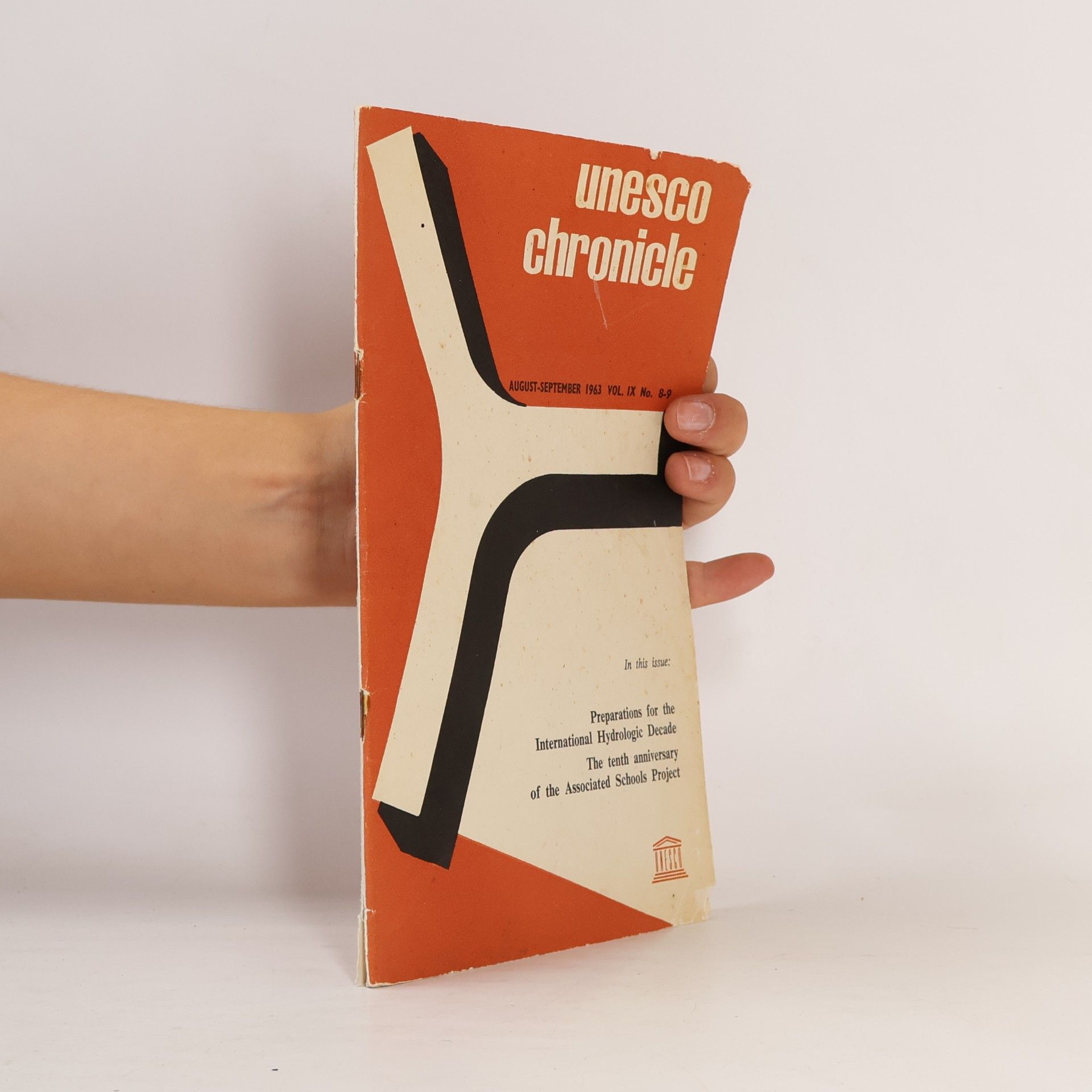 Various authors UNESCO Chronicle IX. No. 8-9