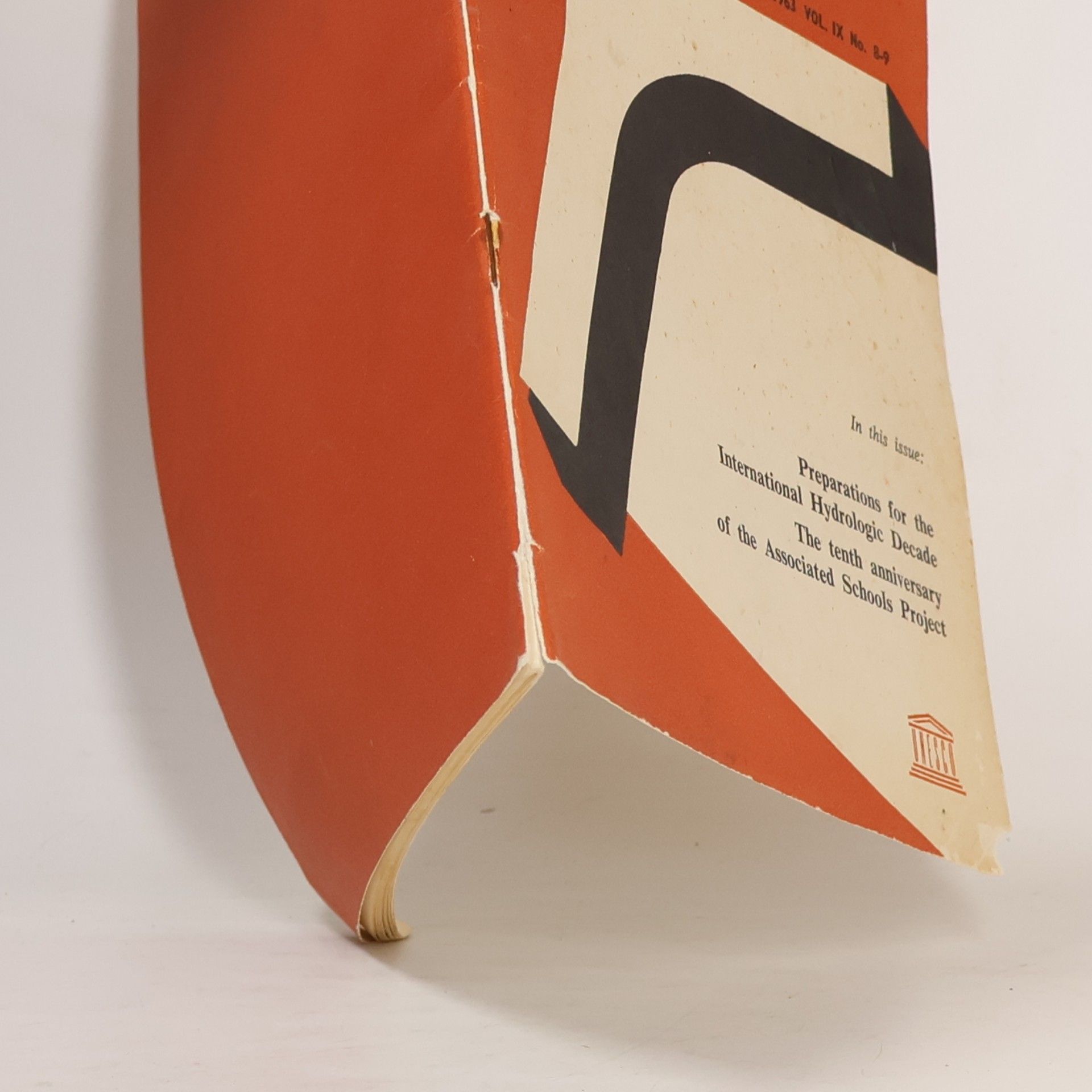 Various authors UNESCO Chronicle IX. No. 8-9