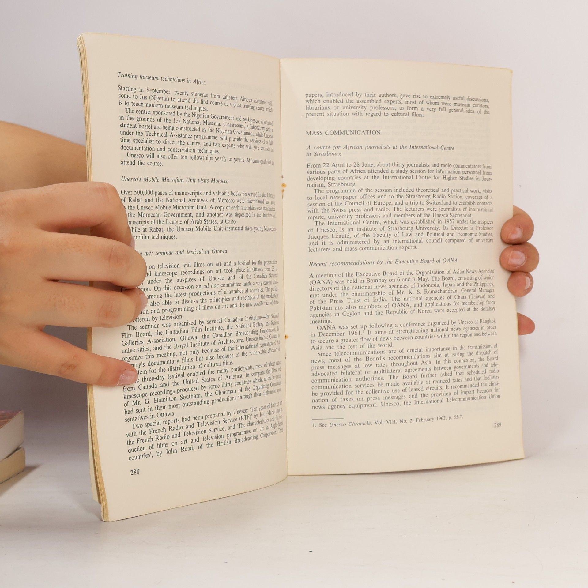 Various authors UNESCO Chronicle IX. No. 8-9
