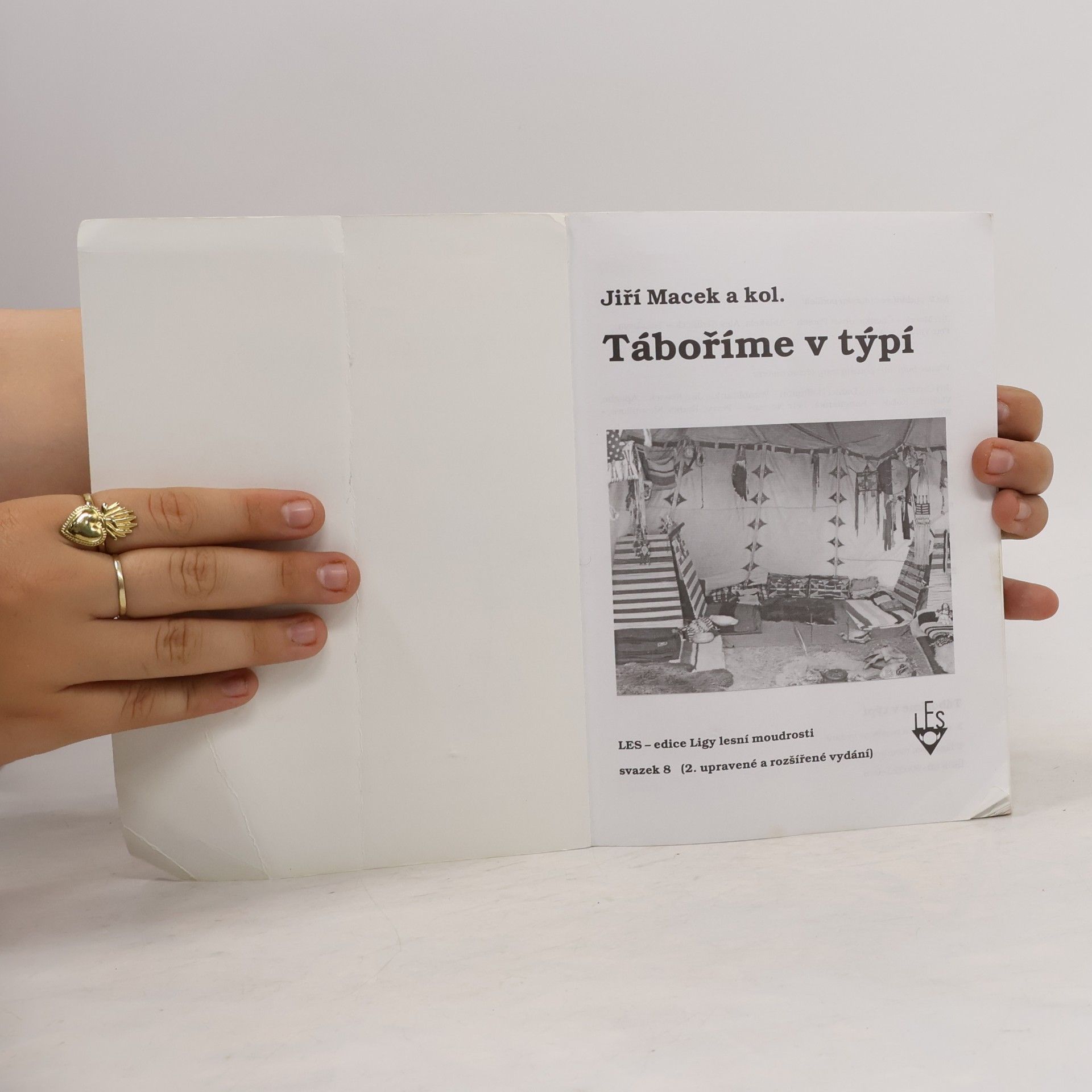 Jiří Macek Táboříme v týpí