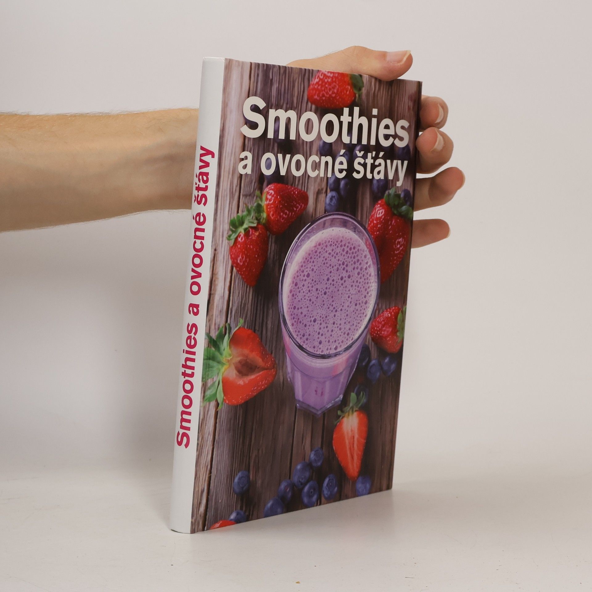 Smoothies a ovocné šťávy