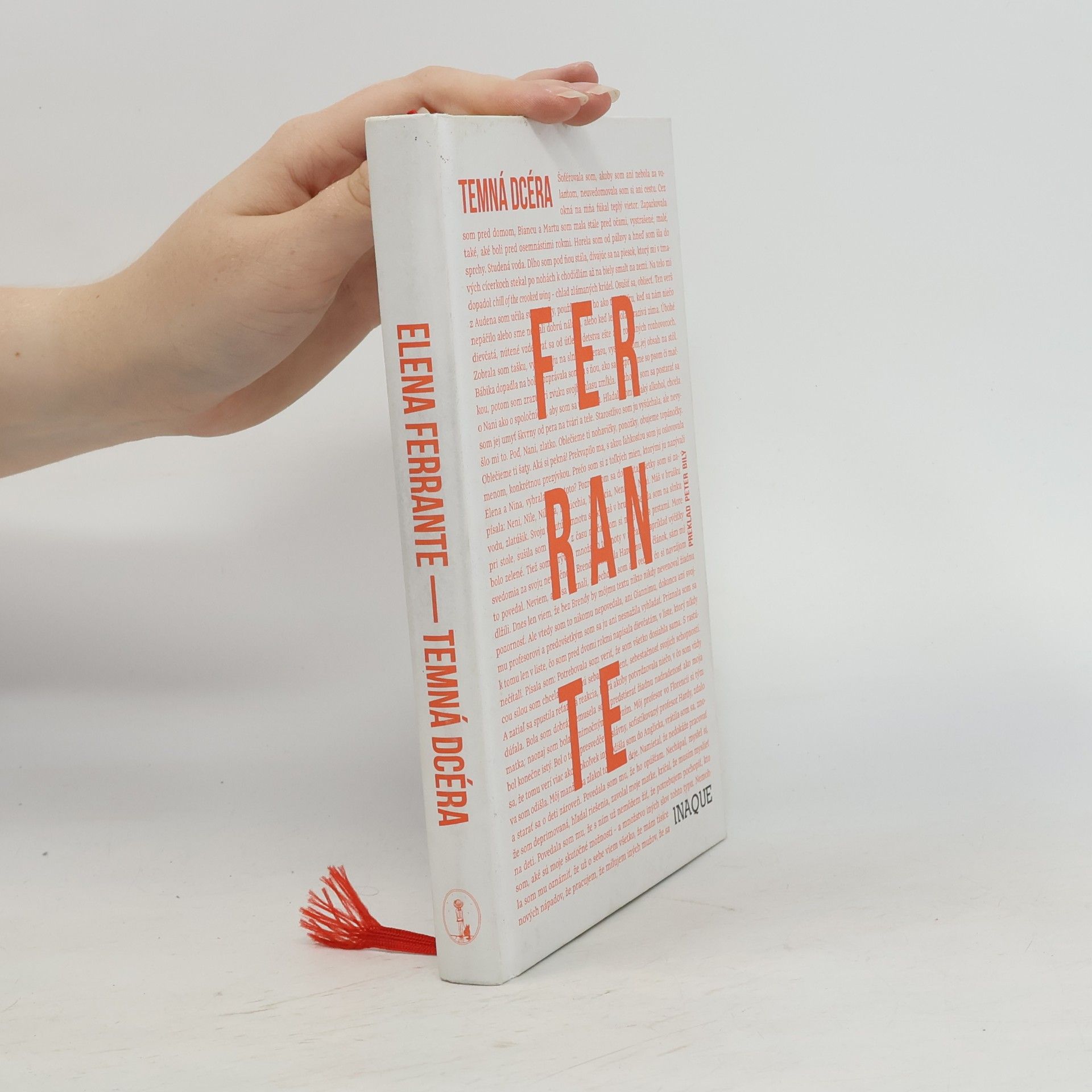 Elena Ferrante Temná dcéra