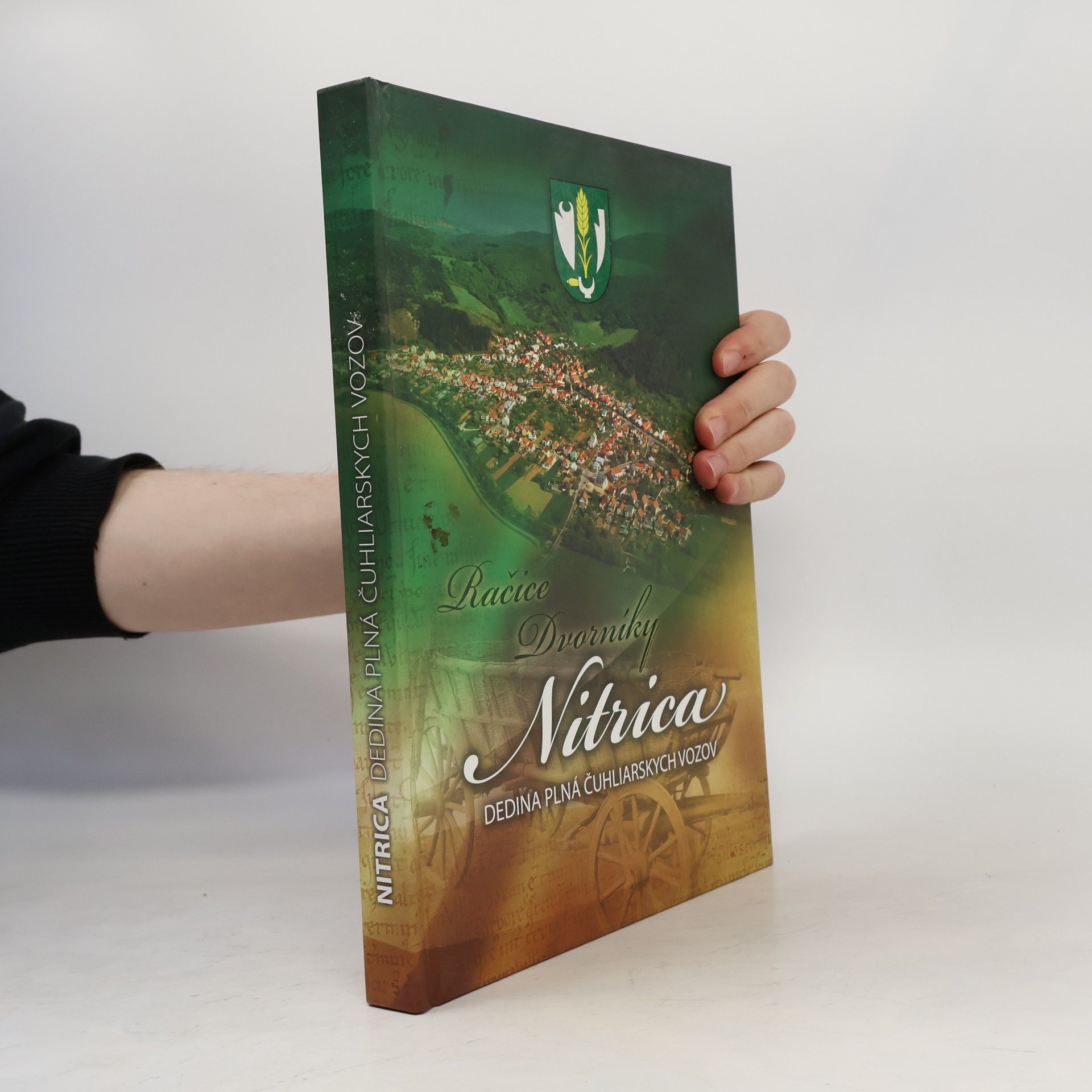 Nitrica: Dedina plná čuhliarskych vozov