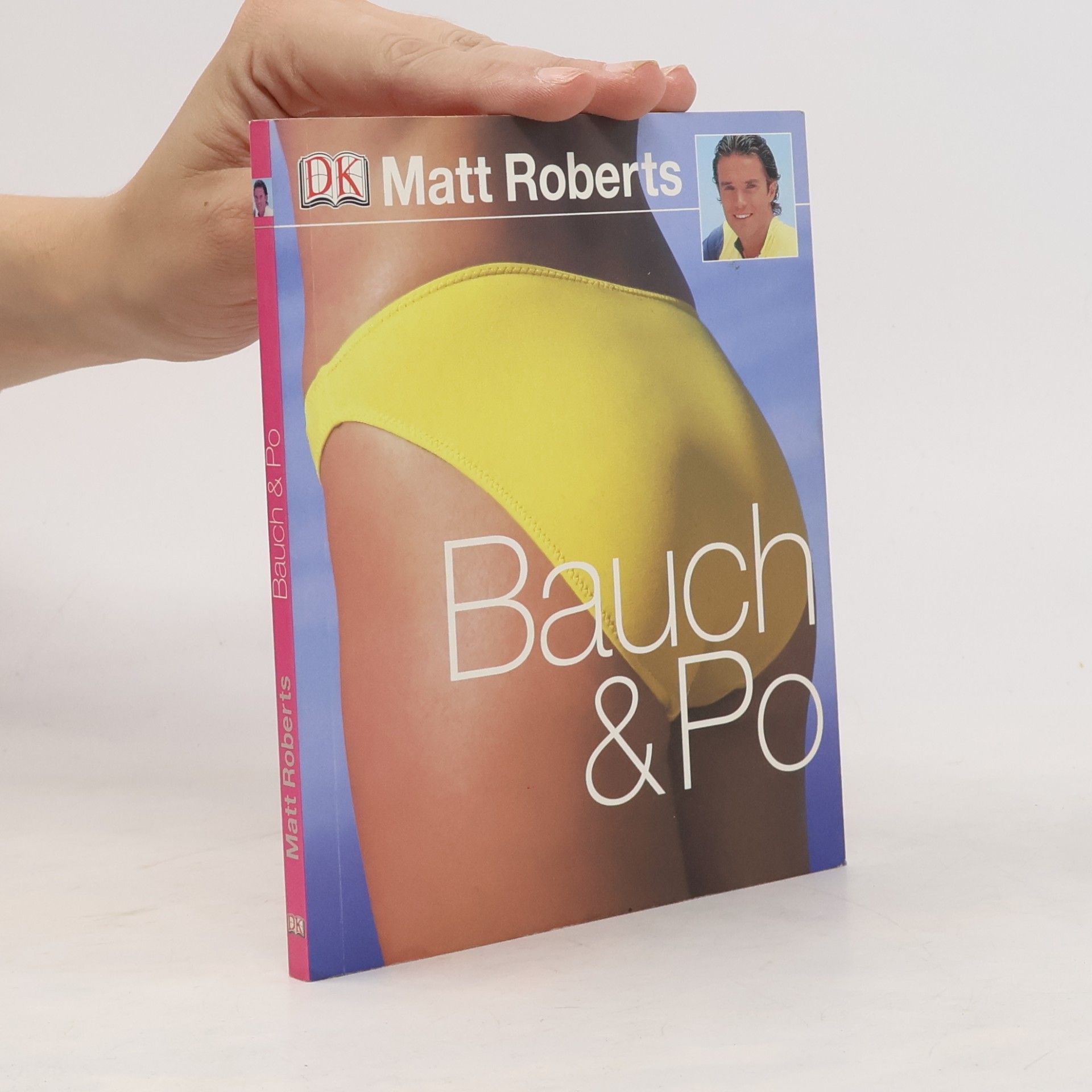 Matt Roberts Bauch und po