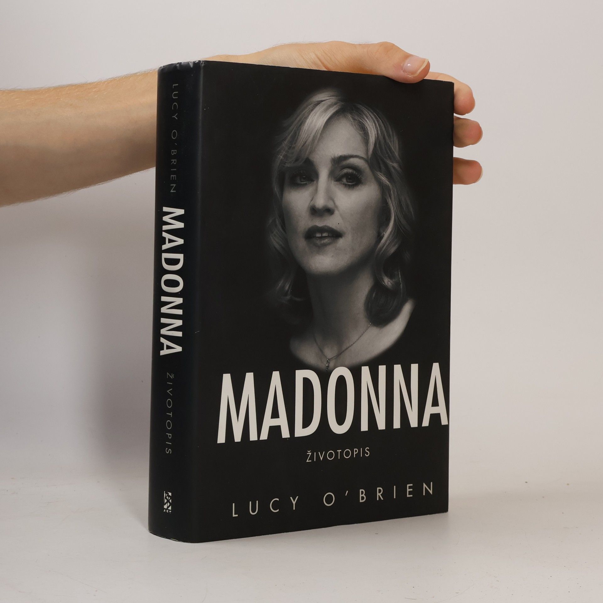 Lucy O'Brien Madonna. Životopis
