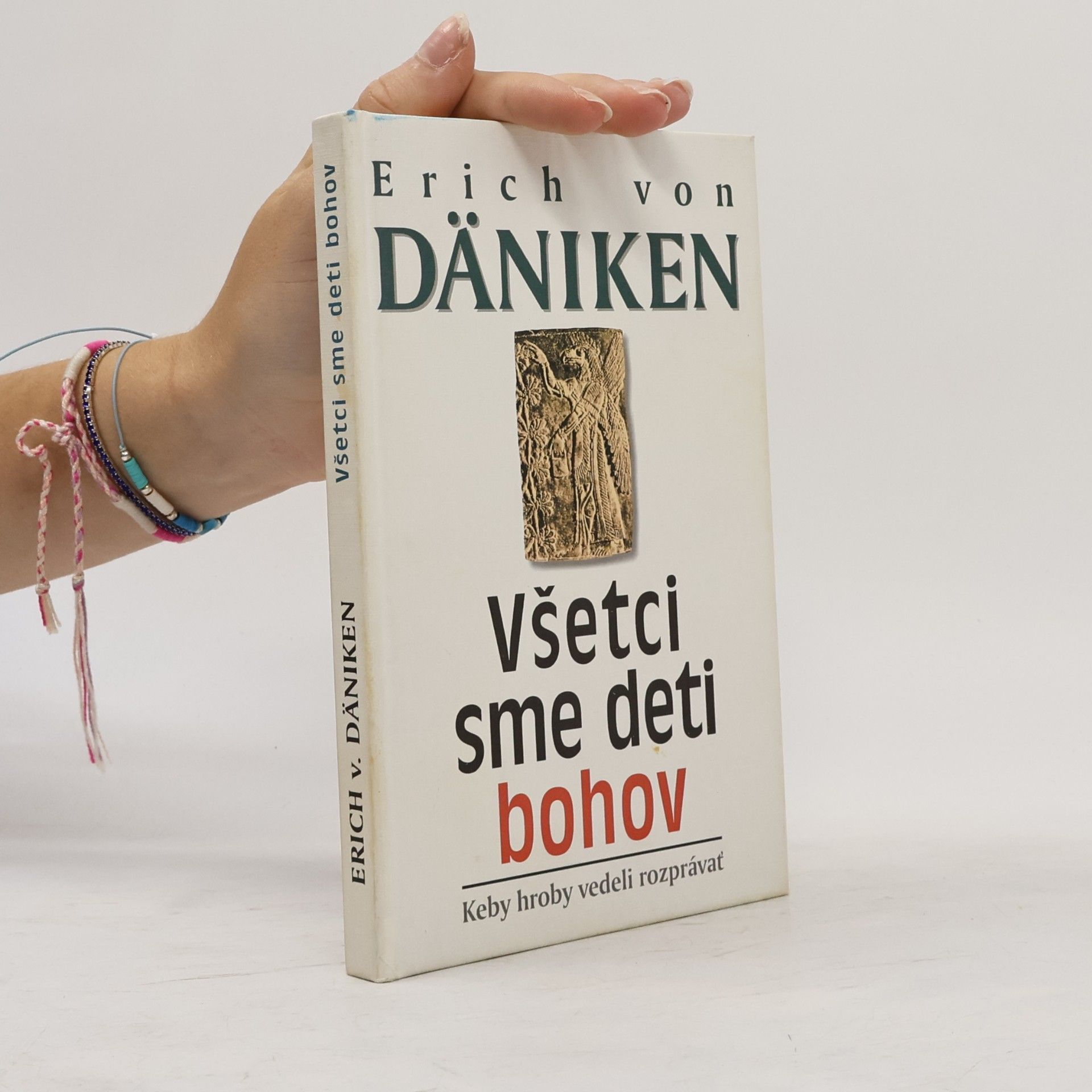 Erich von Däniken Všetci sme deti bohov