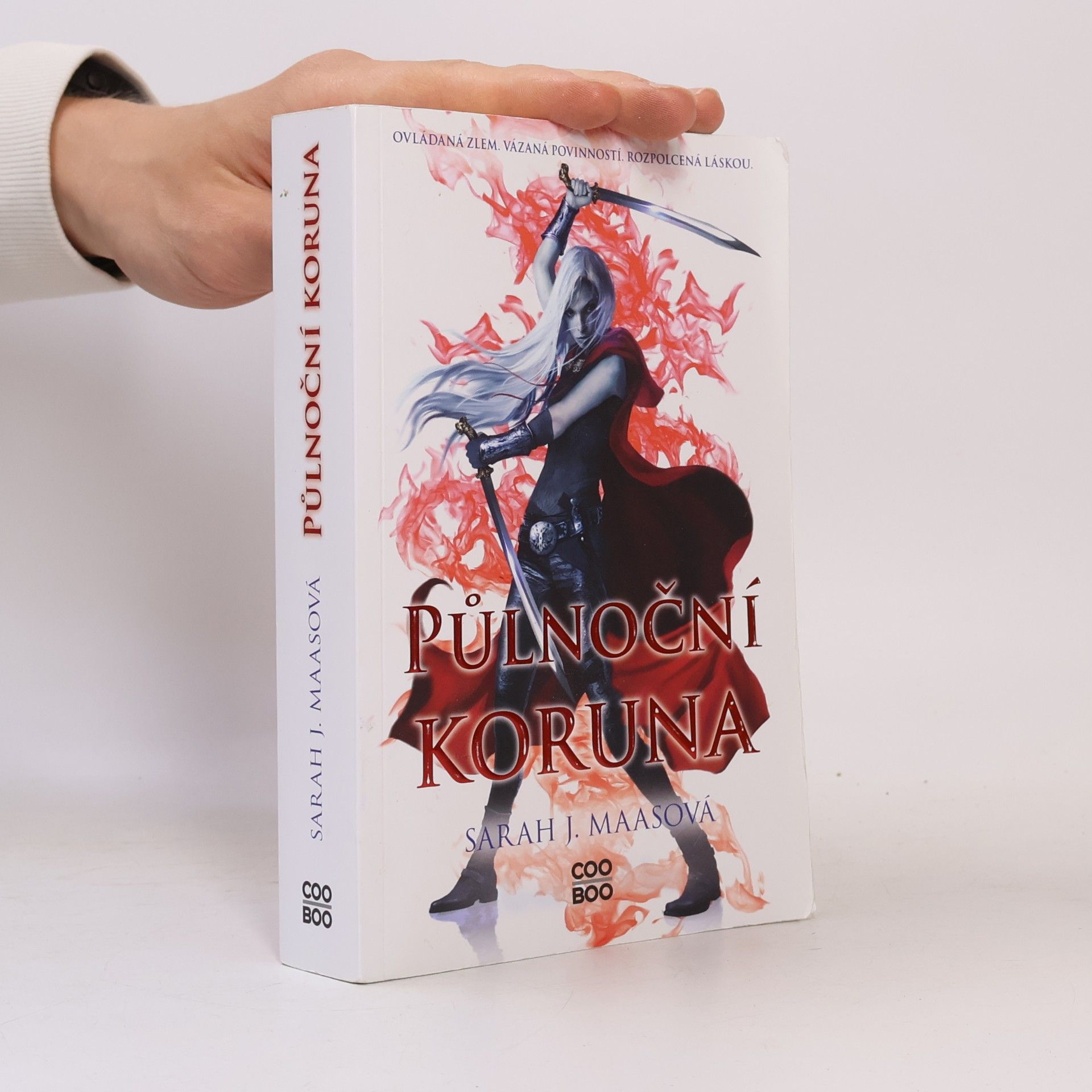Sarah J. Maas Půlnoční koruna