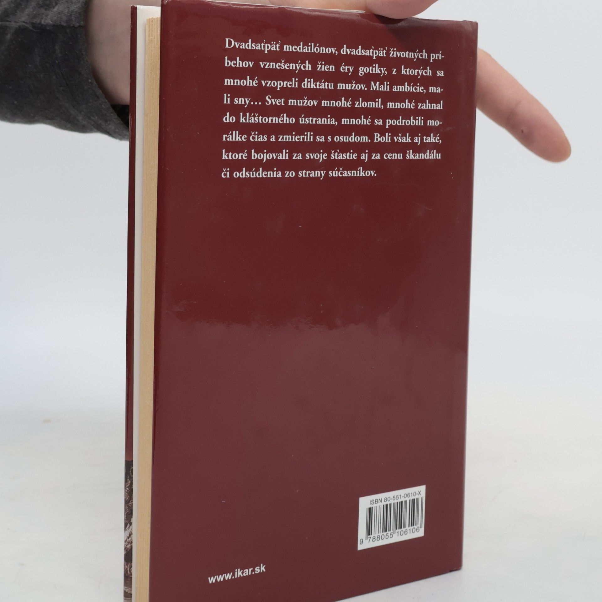 Jaroslav Perniš Kráľovné v tieni katedrál