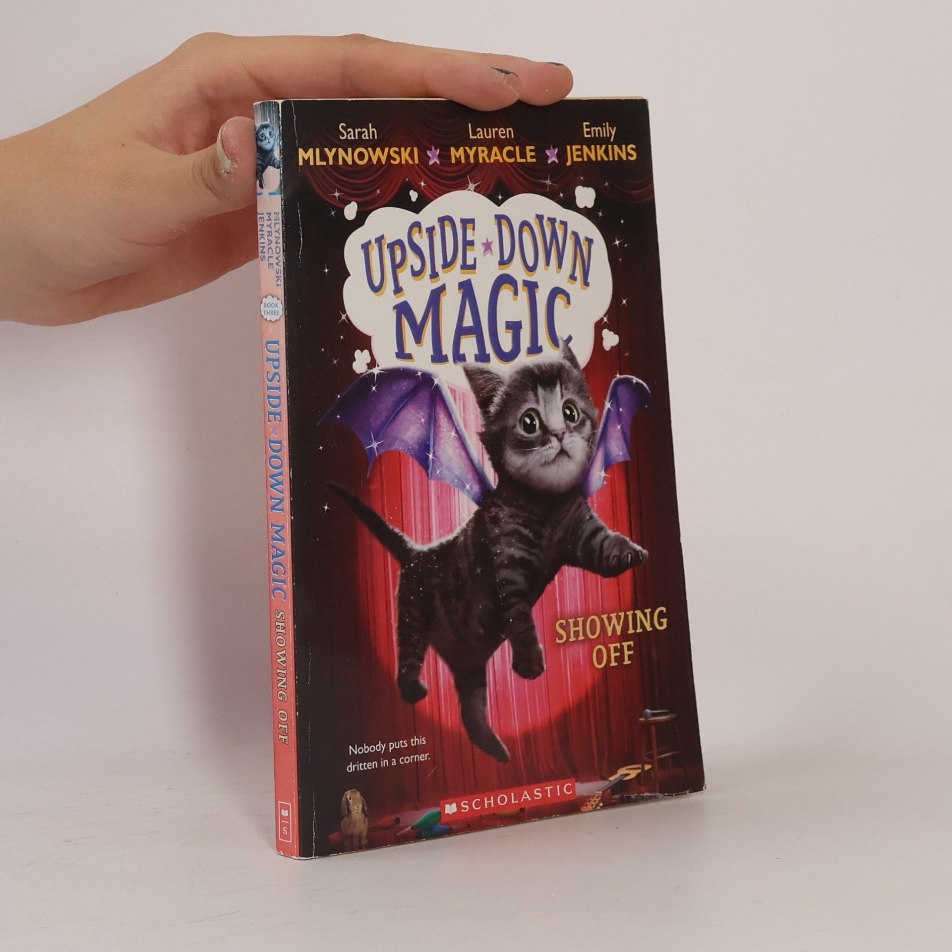 Emily Jenkins Upside-Down Magic - 3: Showing Off