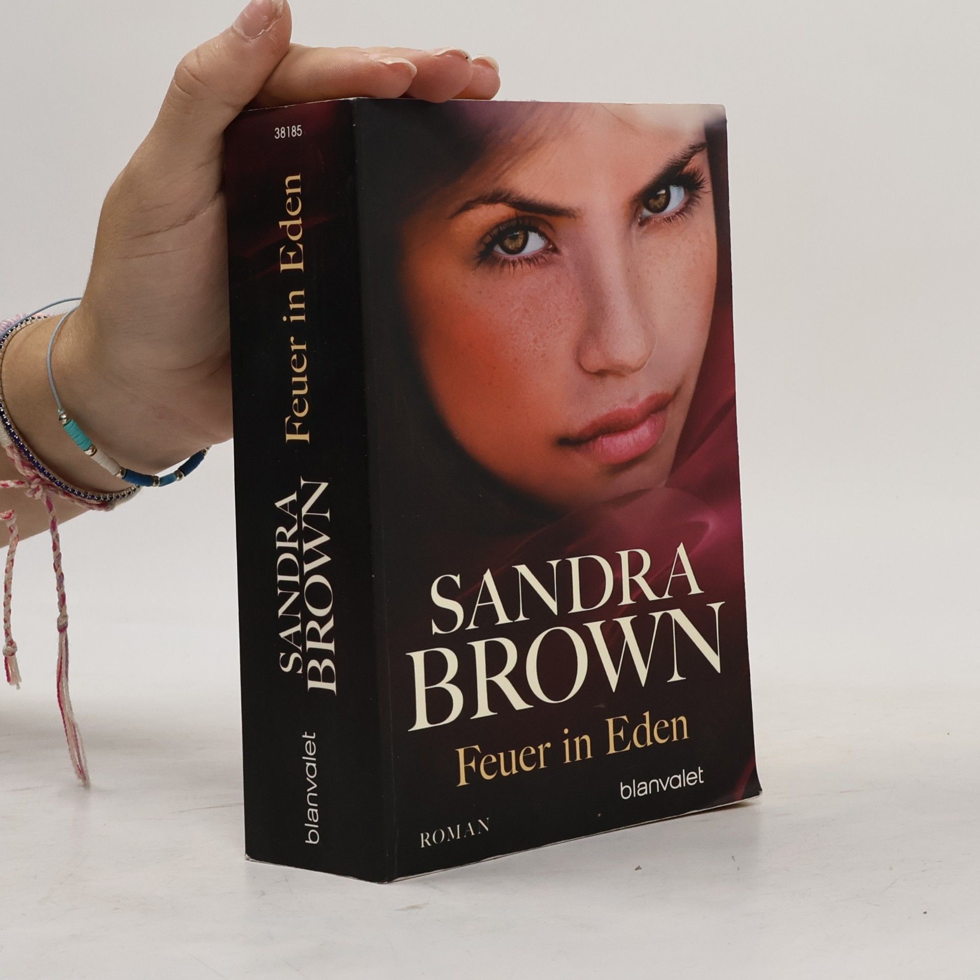Sandra Brown Feuer in Eden