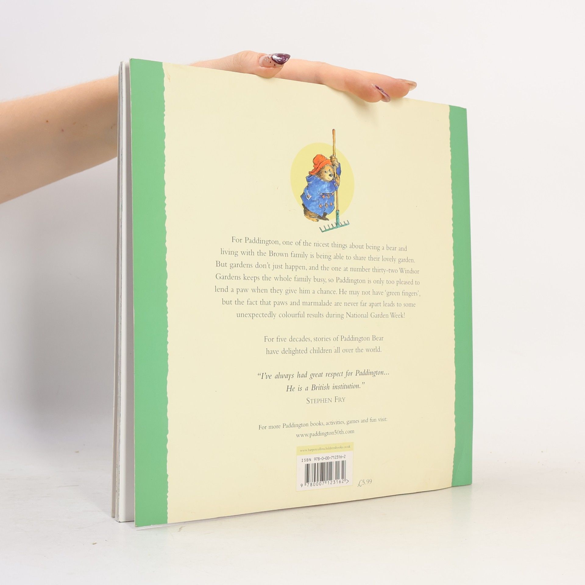 Michael Bond Paddington in the Garden
