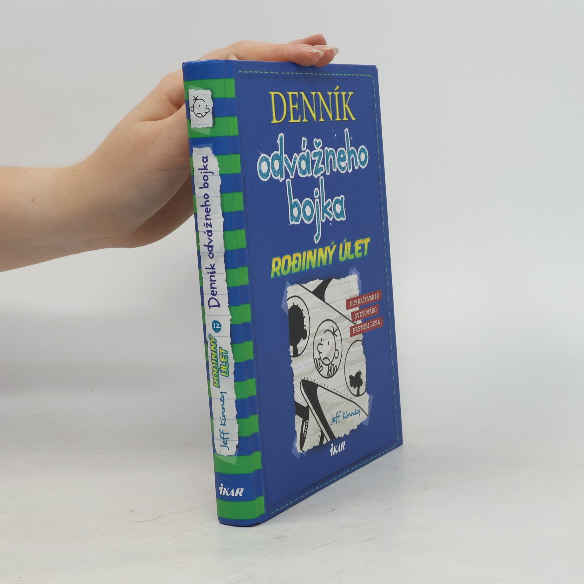 Jeff Kinney Denník odvážneho bojka 12. Rodinný úlet