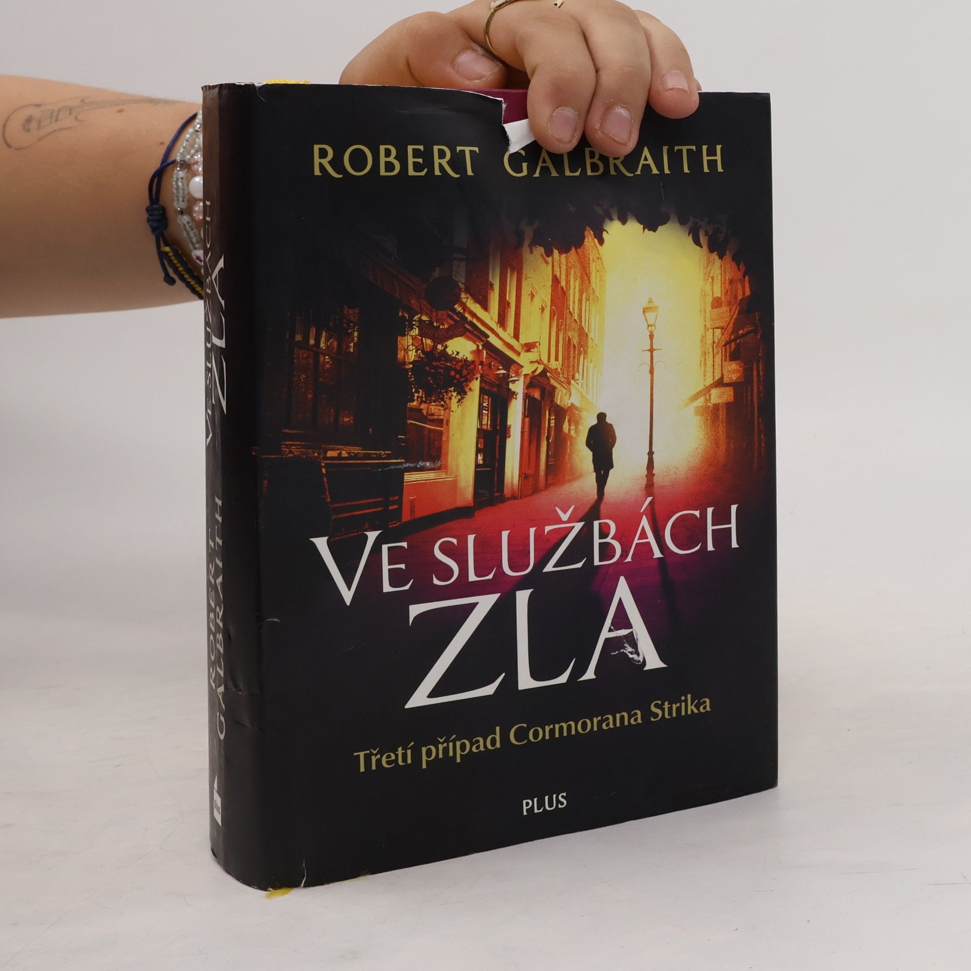 Joanne K. Rowling Ve službách zla