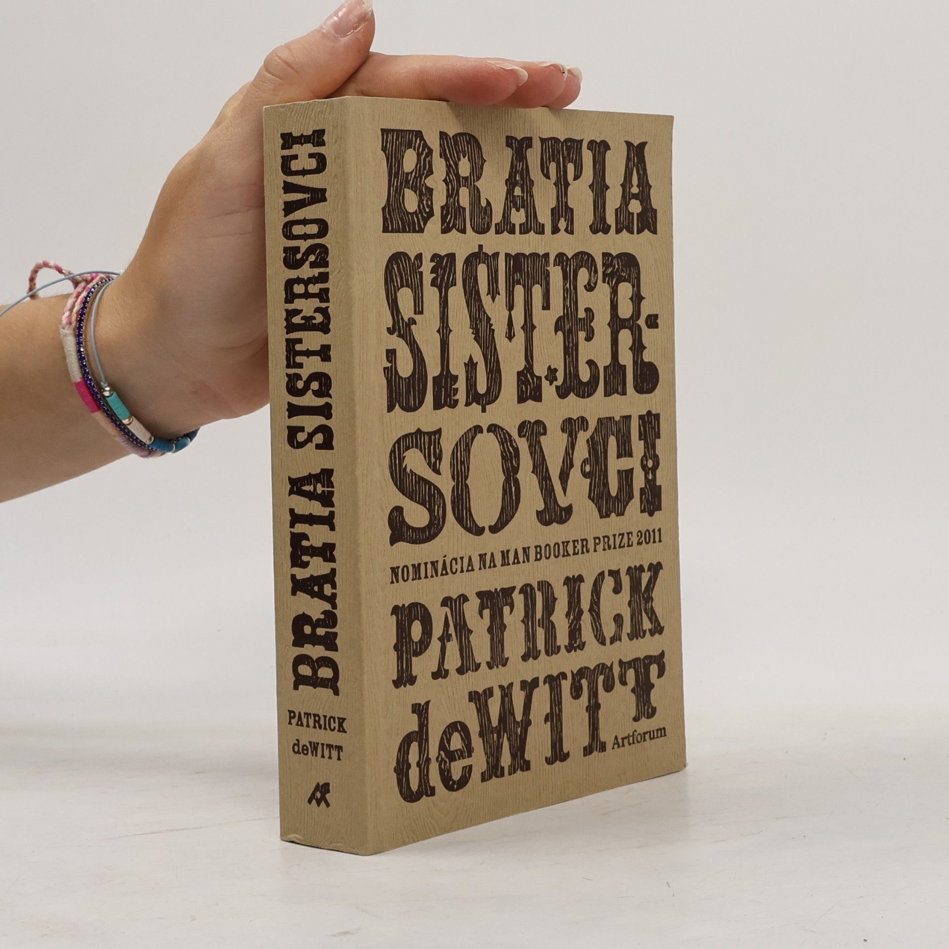 Patrick deWitt Bratia Sistersovci