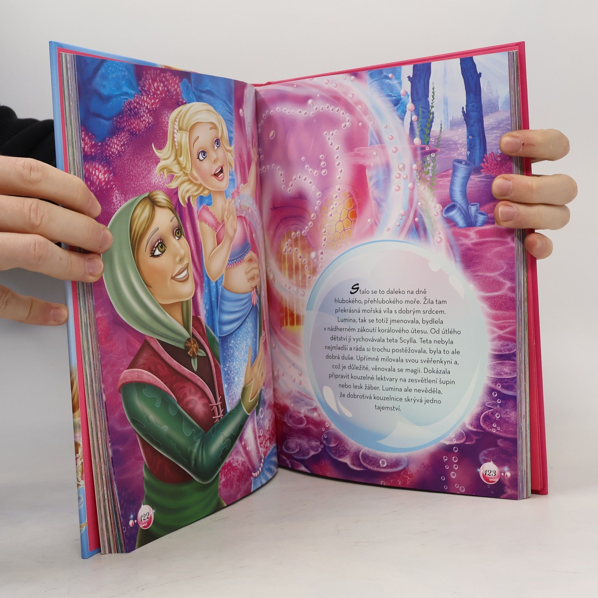 Autores varios Barbie: Velká kouzelná kniha