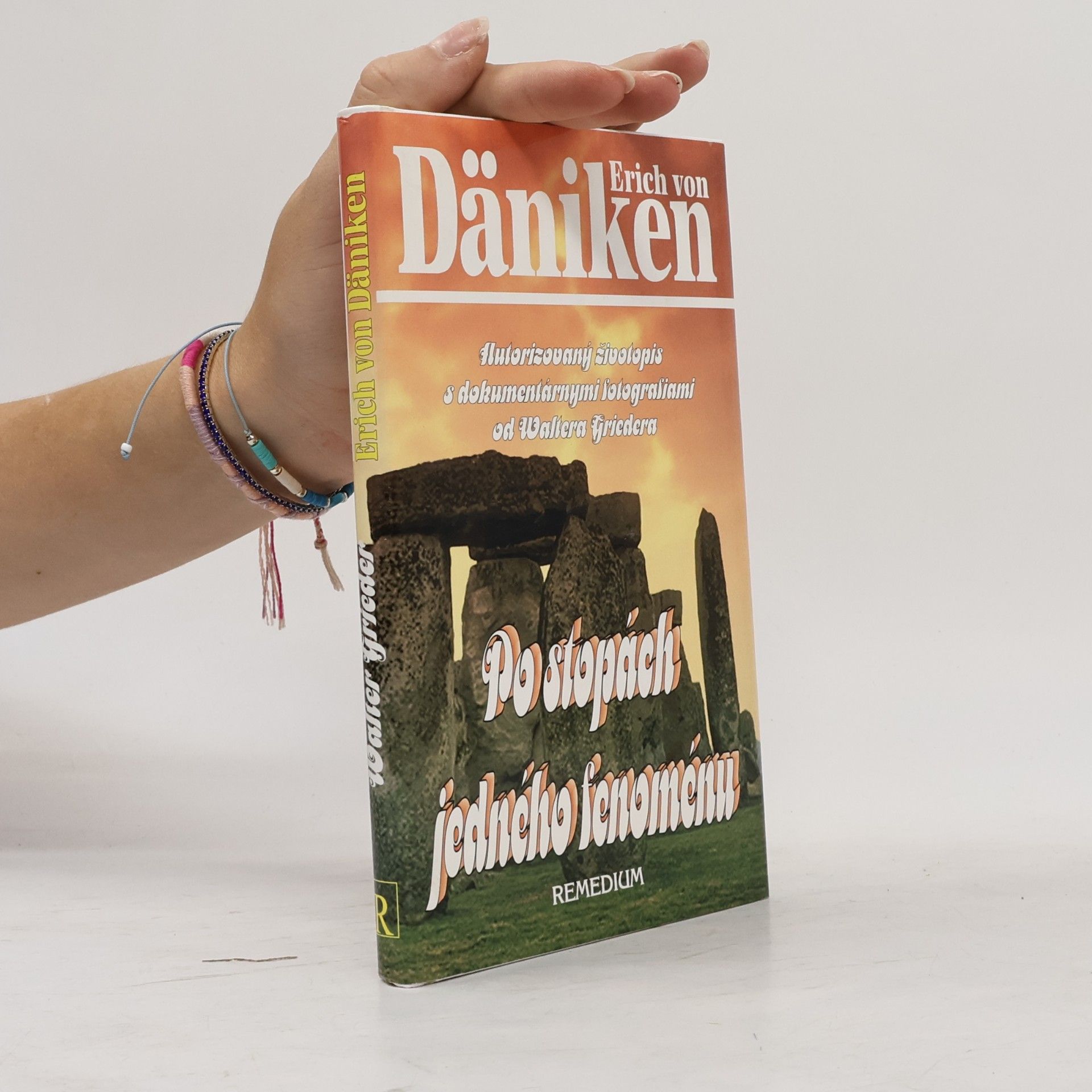 Erich von Däniken Po stopách jedného fenoménu
