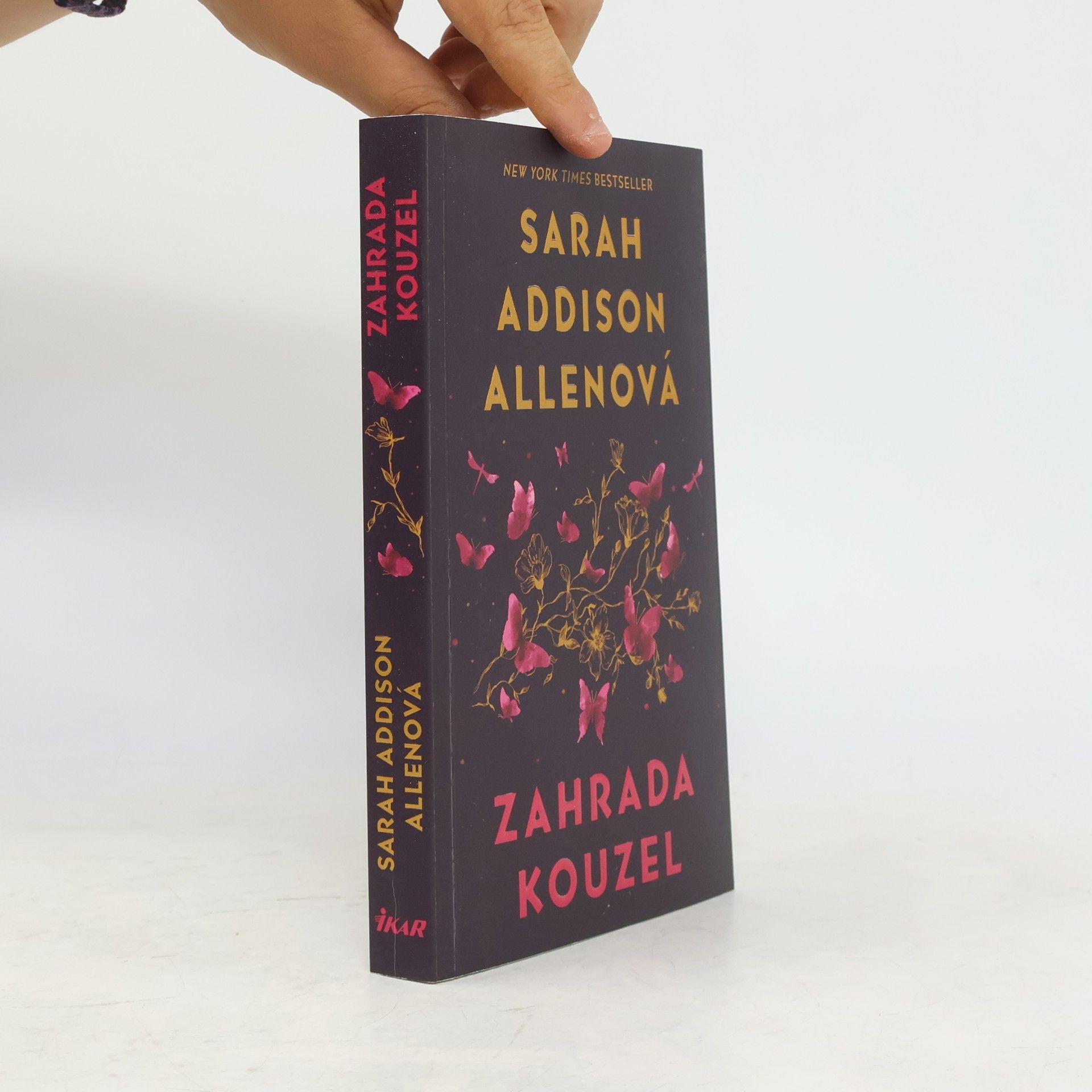 Sarah Addison Allen Zahrada kouzel