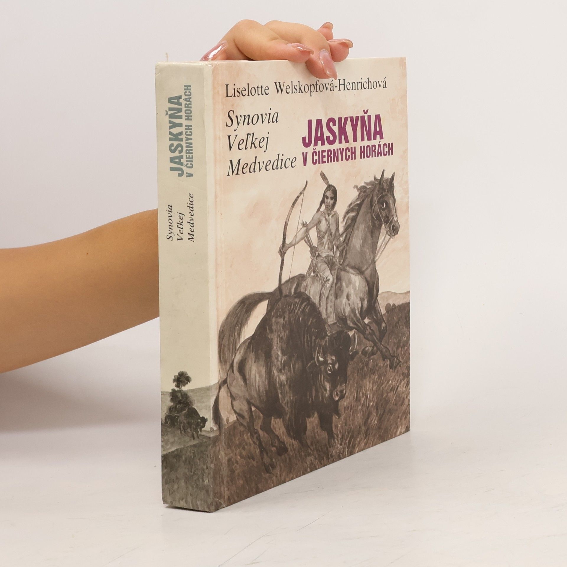 Liselotte Welskopfová-Henrichová Synovia Veľkej Medvedice III. diel. Jaskyňa v Čiernych horách