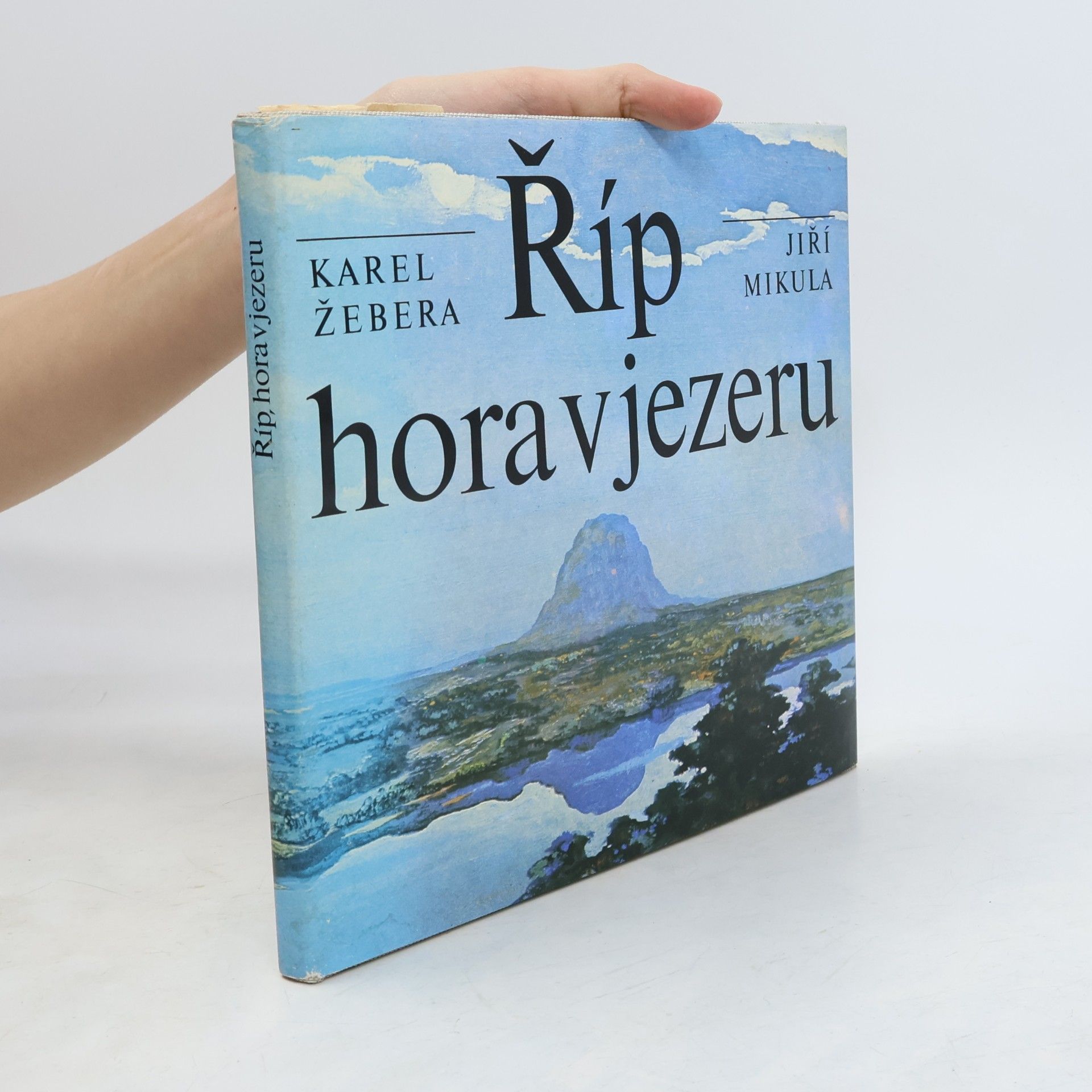 Karel Žebera Říp. Hora v jezeru