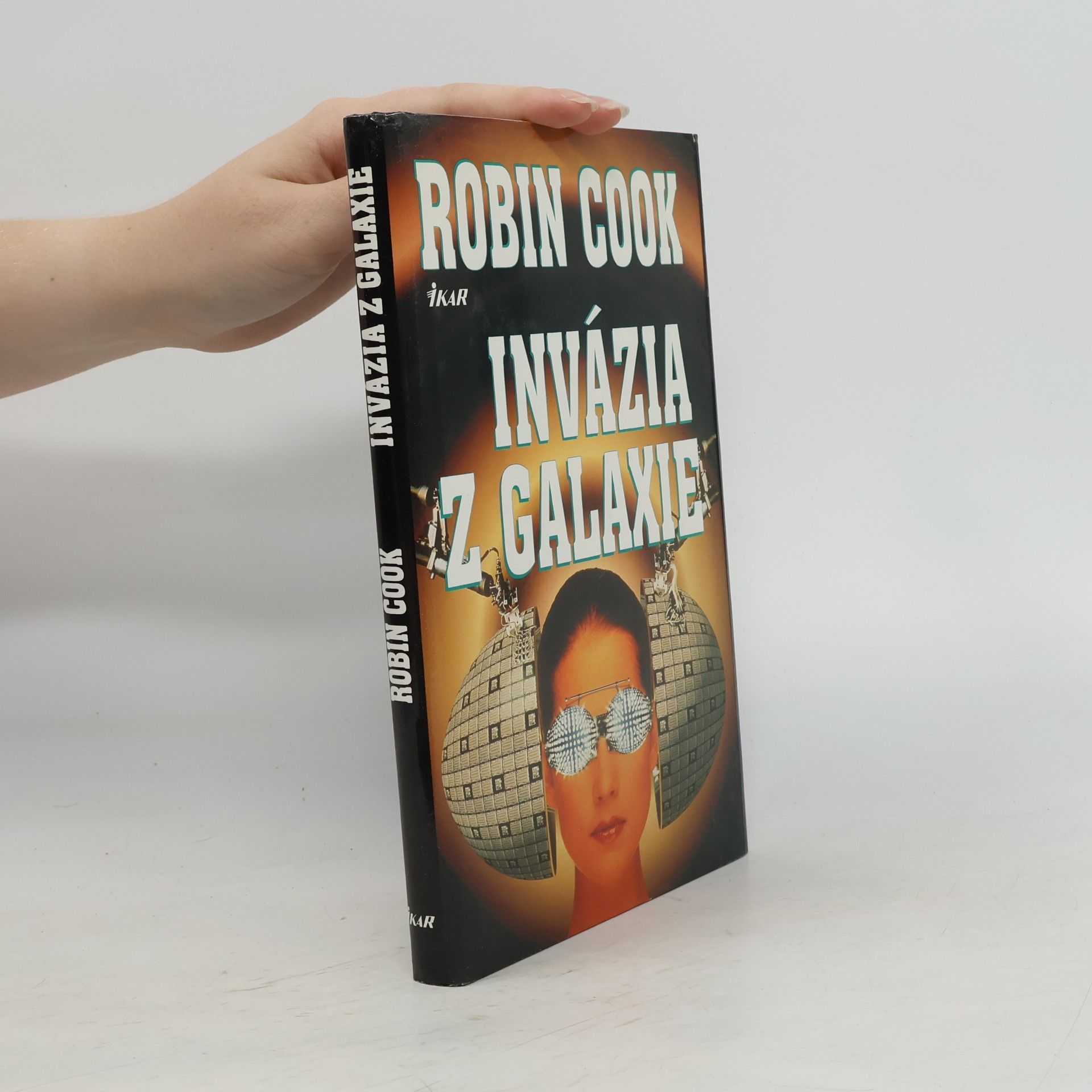 Robin Cook Invázia z galaxie