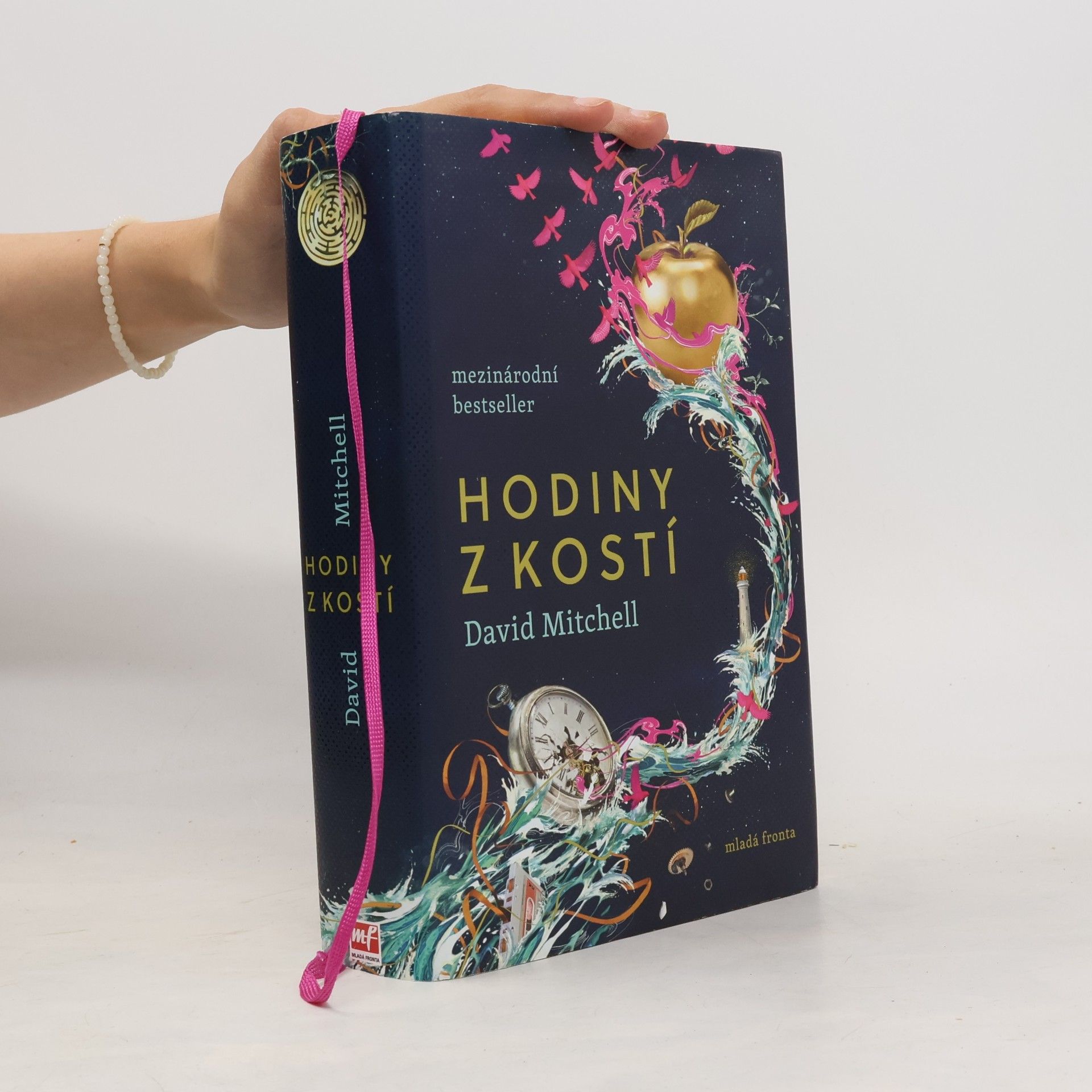 David Mitchell Hodiny z kostí