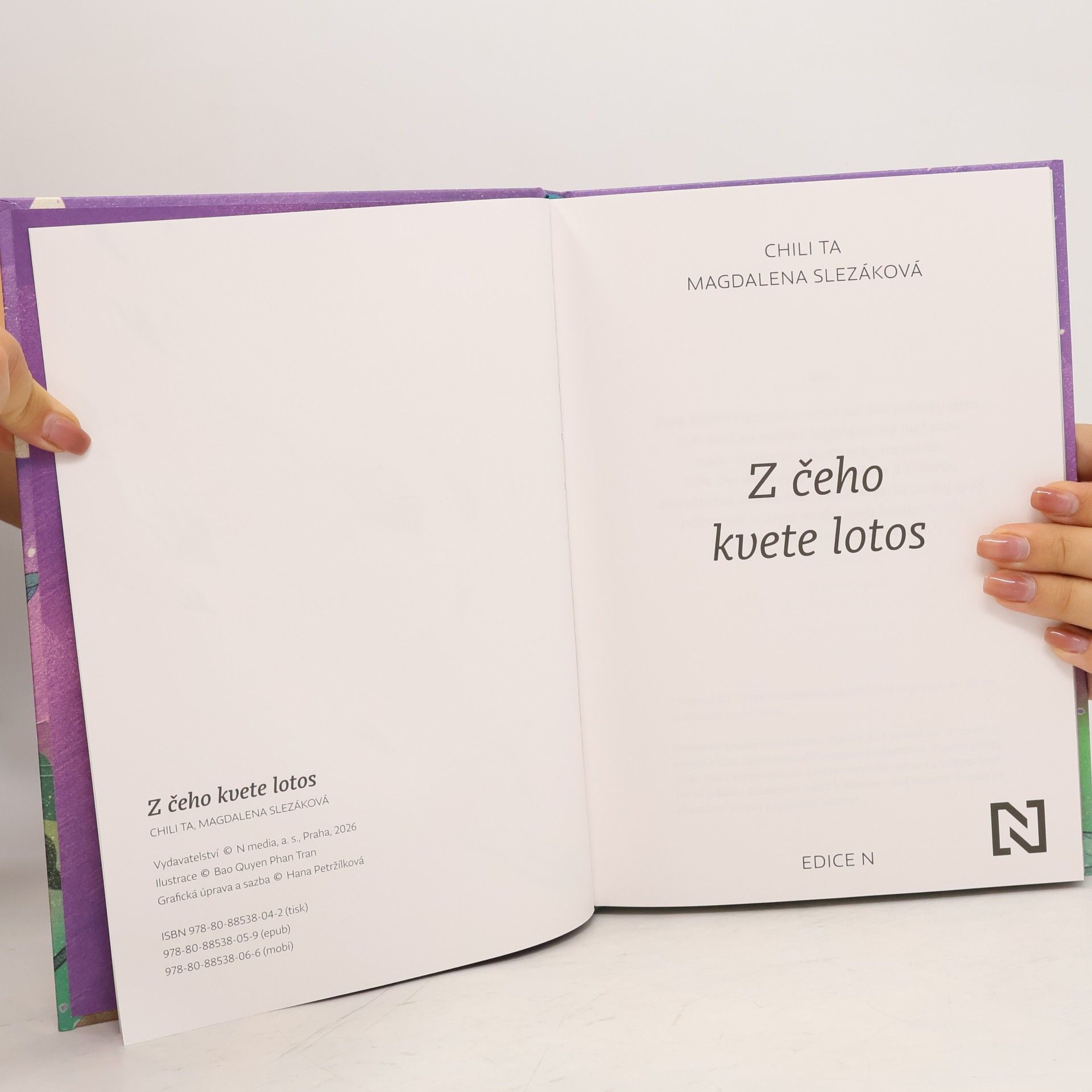 Chili Ta Thuy Z čeho kvete lotos