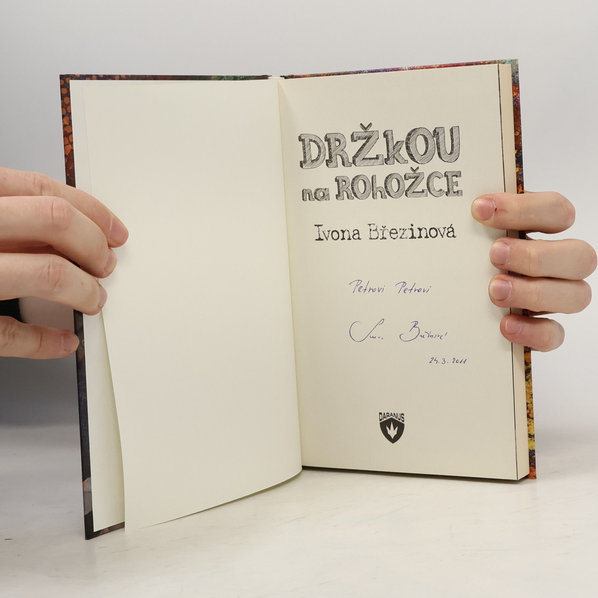 Ivona Březinová Držkou na rohožce