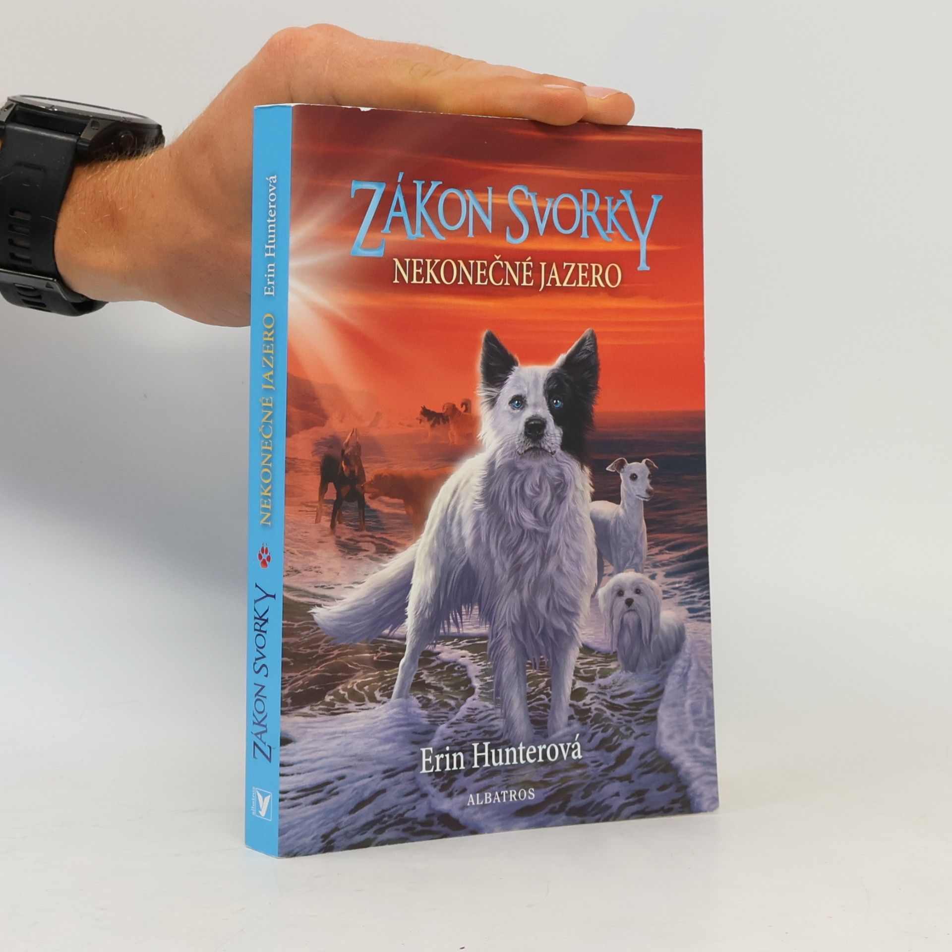 Erin Hunter Zákon svorky: Nekonečné jazero