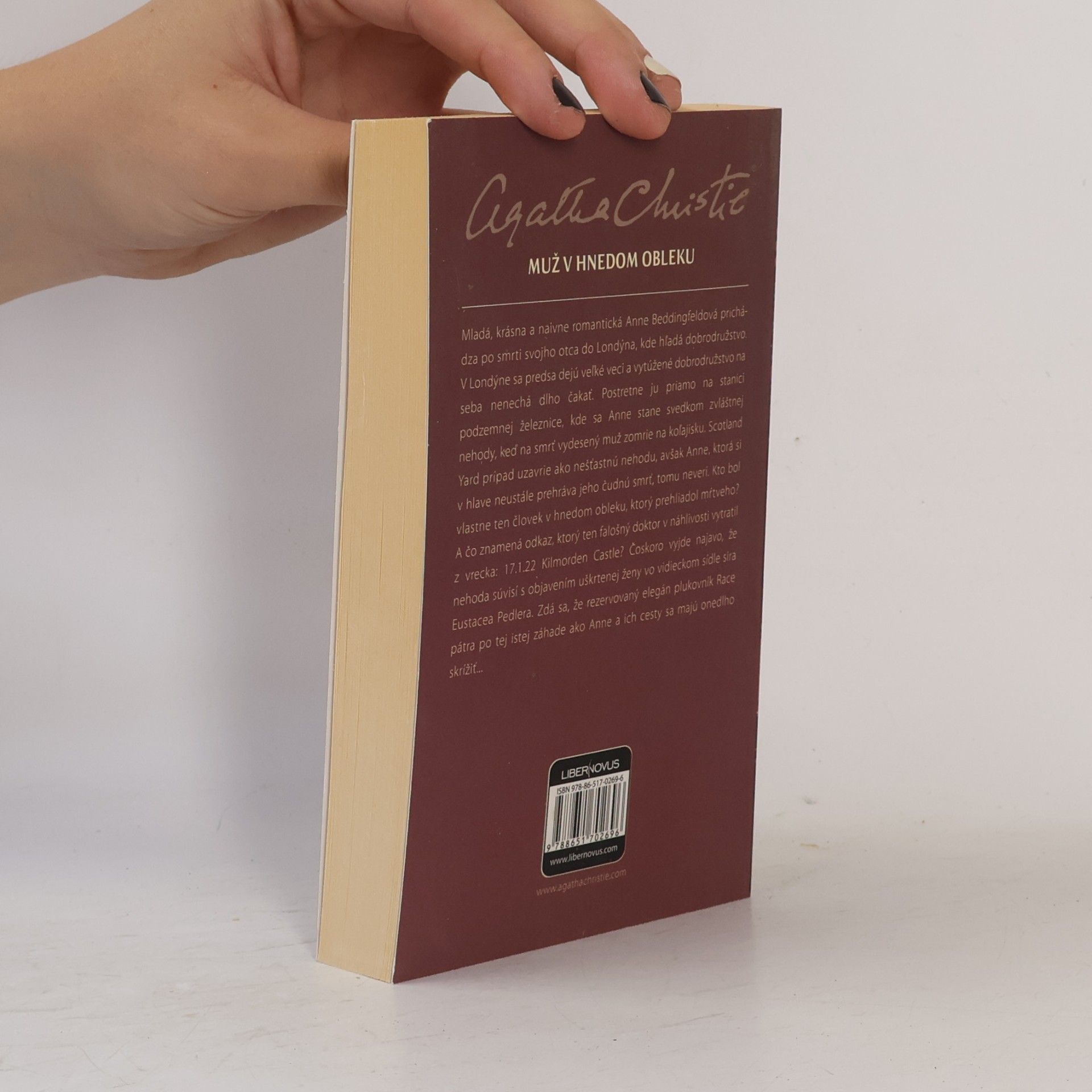 Agatha Christie Muž v hnedom obleku