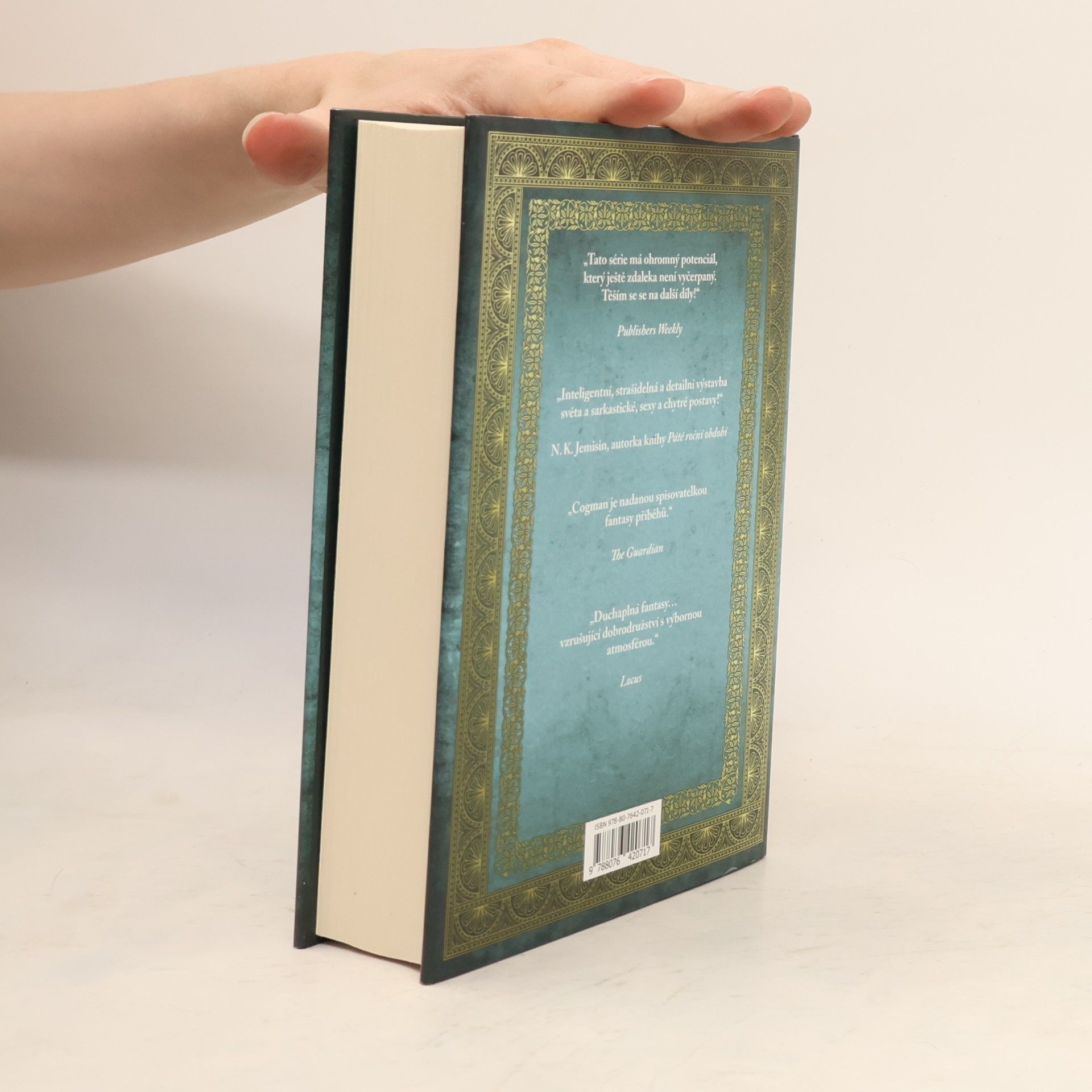 Genevieve Cogman Smrtící slovo