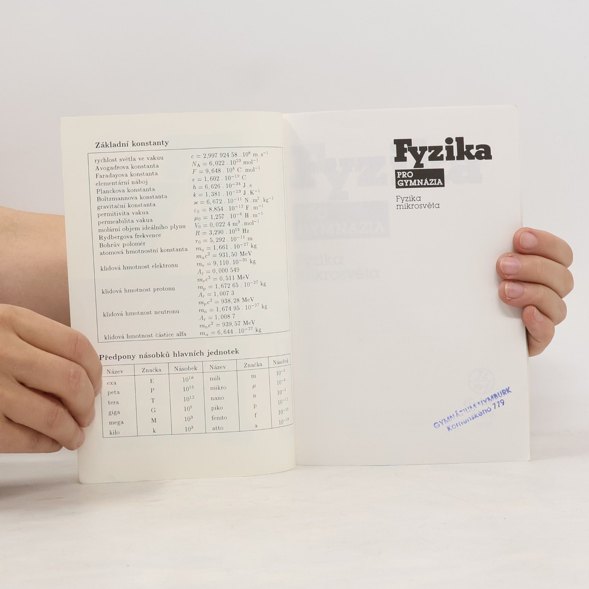 Ivan Štoll Fyzika pro gymnázia. Fyzika mikrosvěta