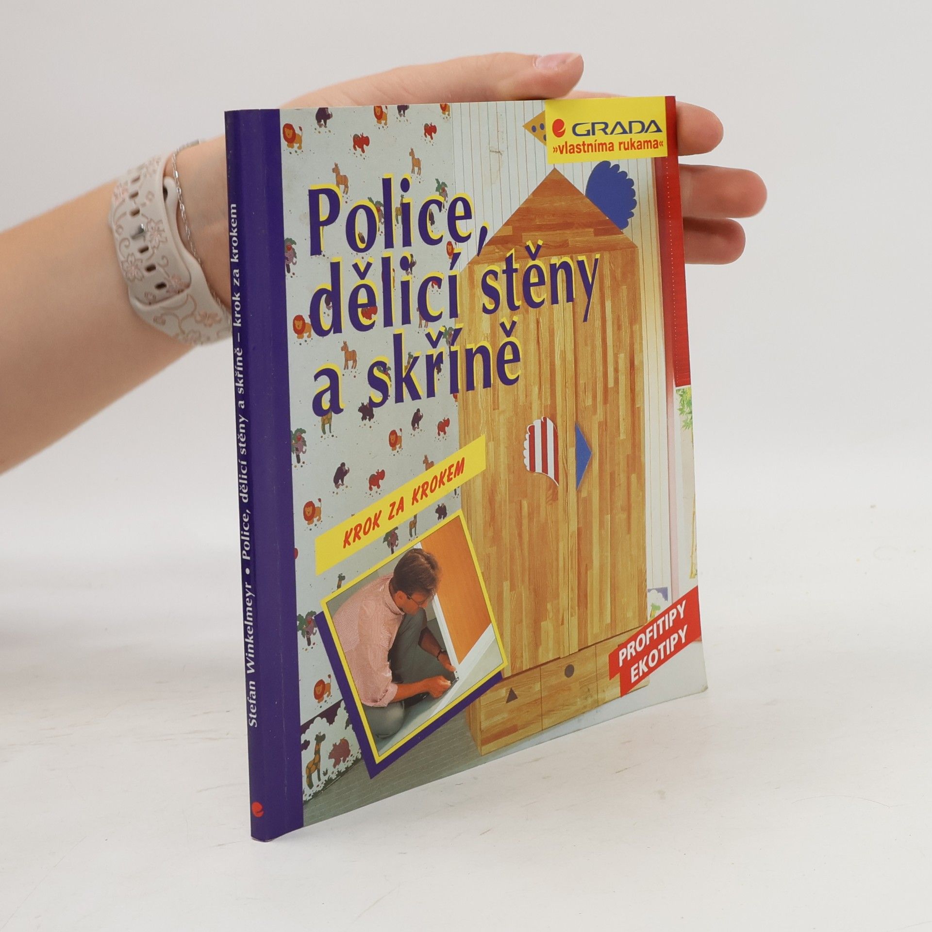 Stefan Winkelmeyr Police, dělicí stěny a skříně
