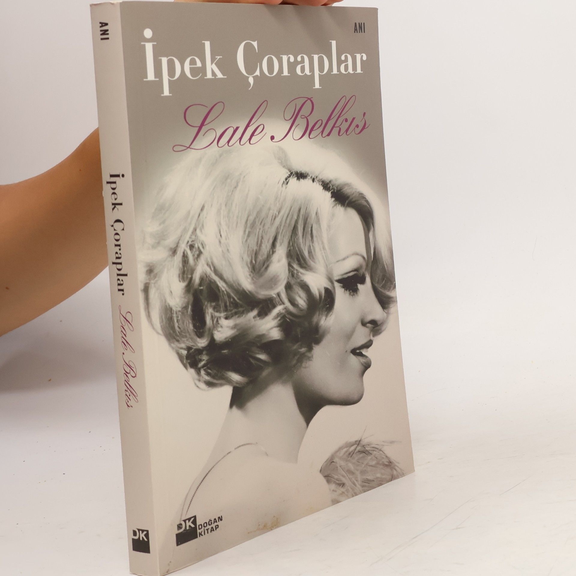 Lale Belkıs İpek Çoraplar