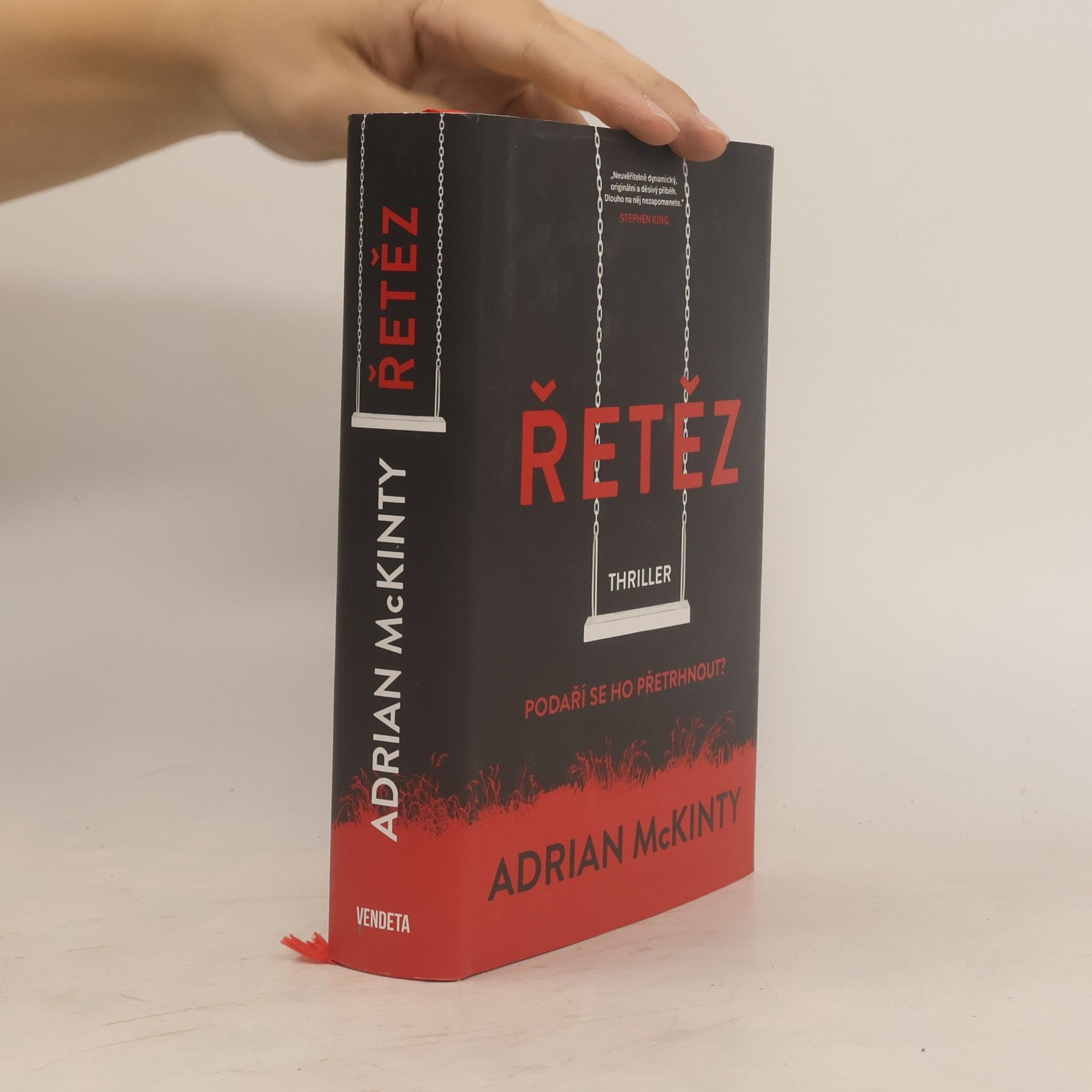 Adrian McKinty Řetěz