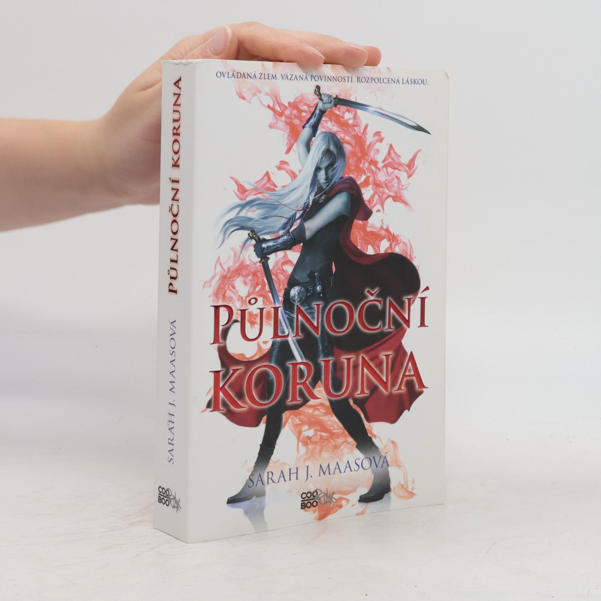 Sarah J. Maas Půlnoční koruna