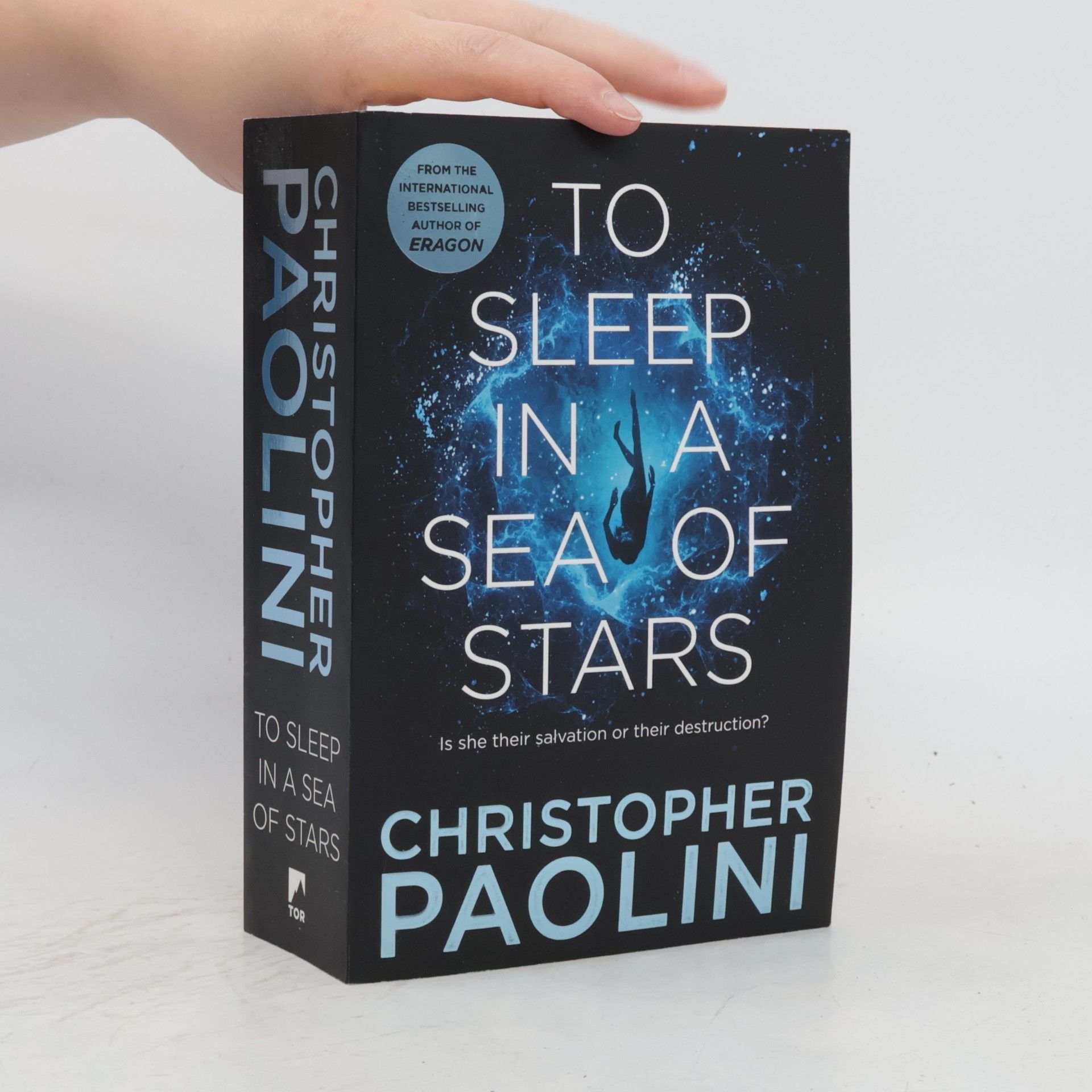 Christopher Paolini To sleep in a sea of stars