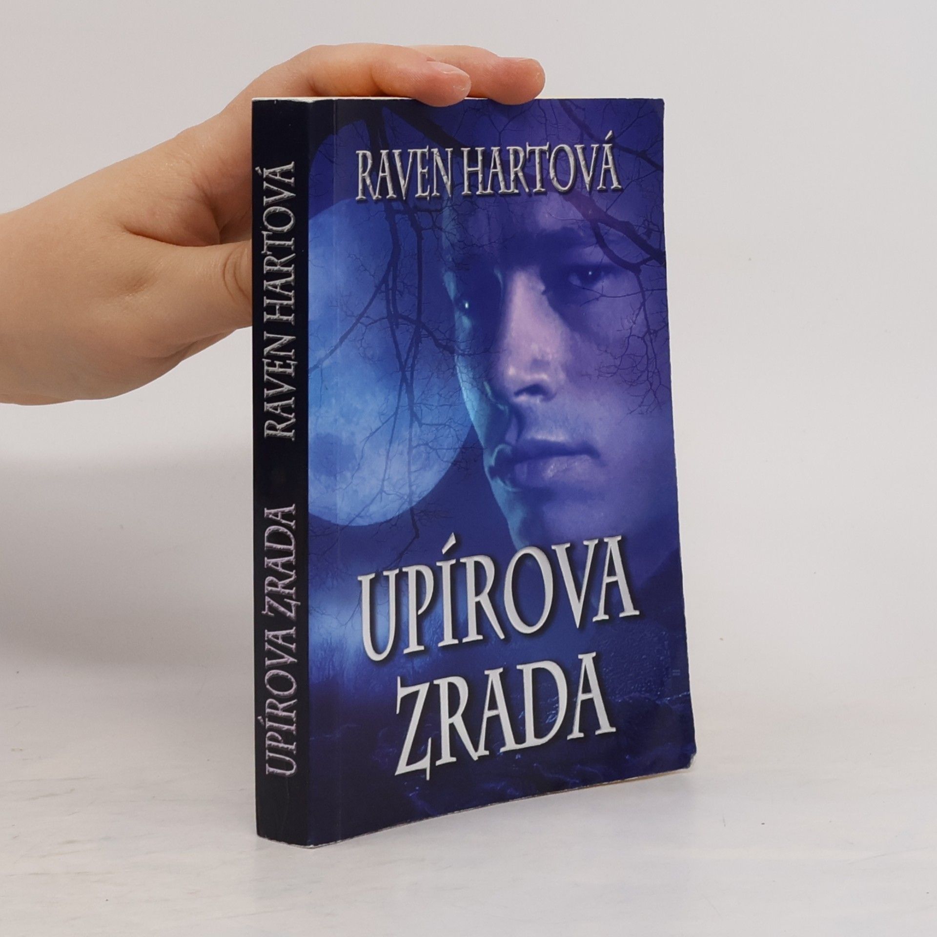 Raven Hart Upírova zrada