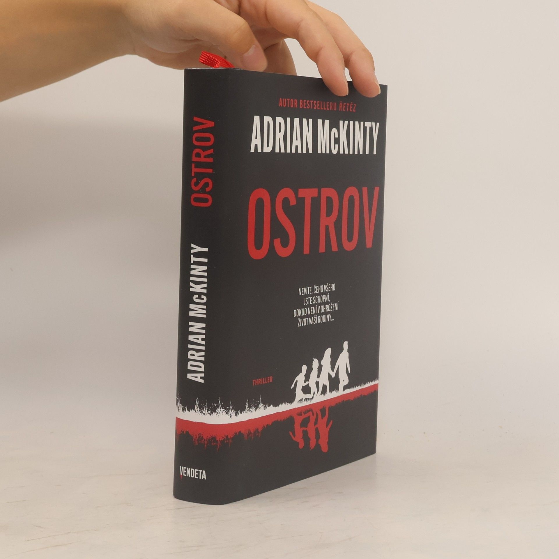Adrian McKinty Ostrov