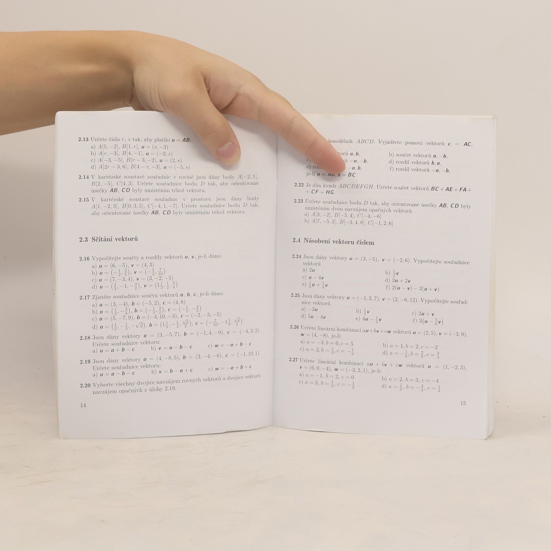 Ivan Bušek Sbírka úloh z matematiky pro gymnázia : analytická geometrie