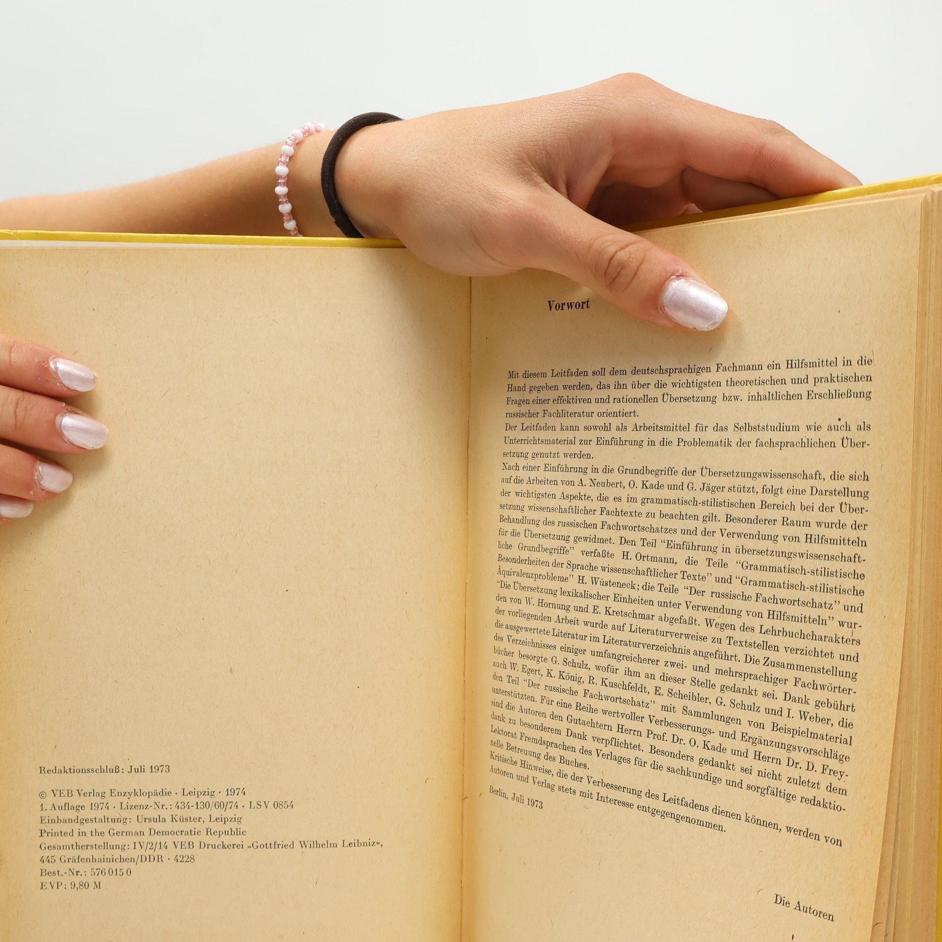 Various authors Die Übersetzung wissenschaftlicher Literatur aus dem Russischen ins Deutsche