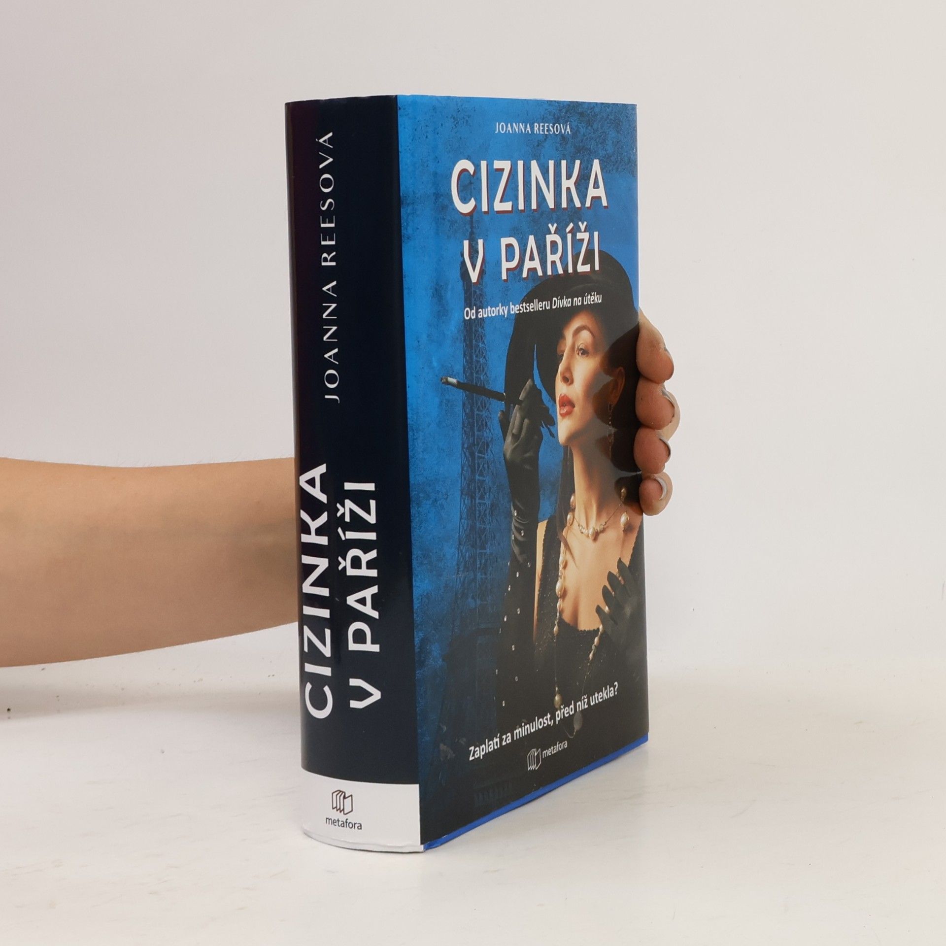 Josie Lloyd Cizinka v Paříži