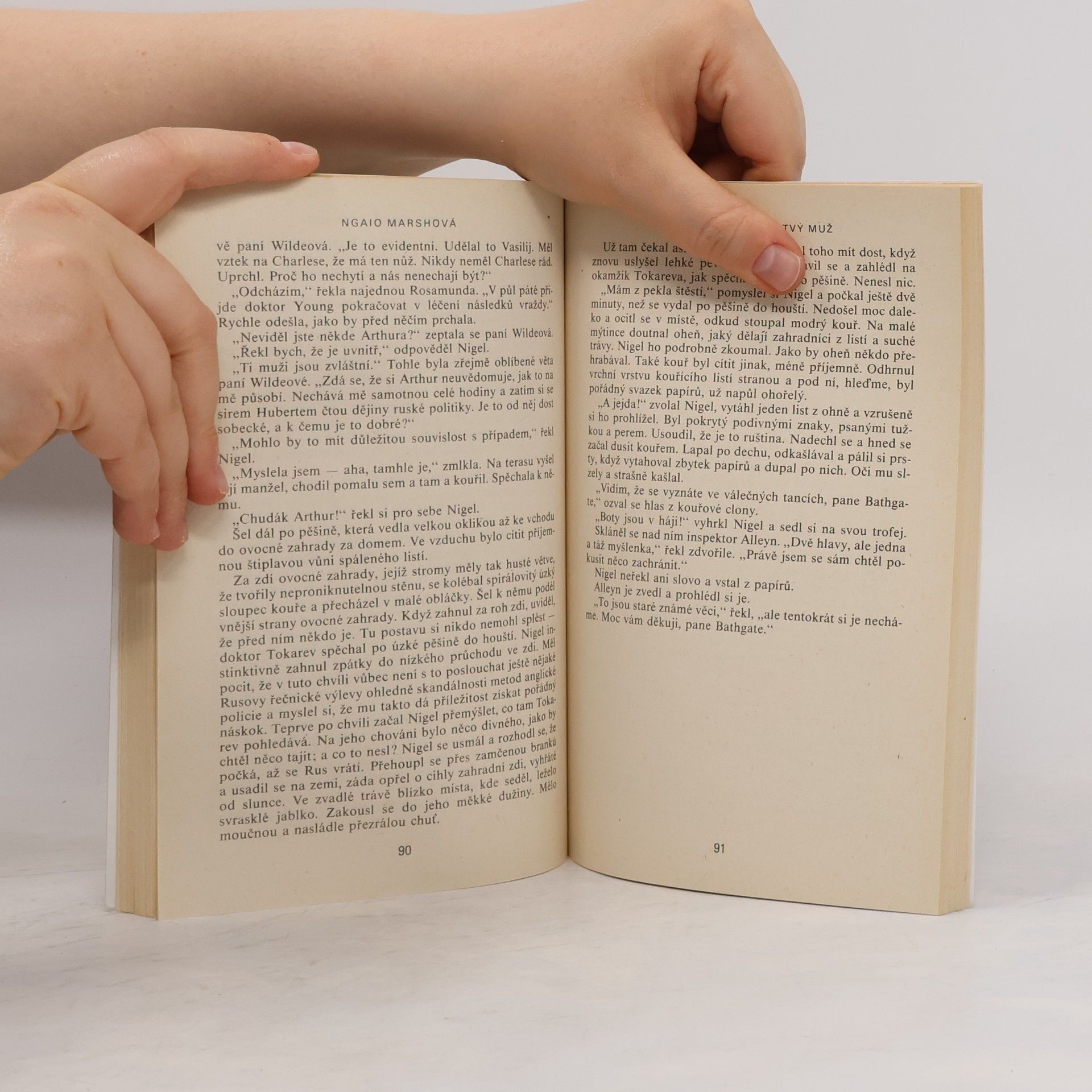 Ngaio Marsh ...a ležel tam mrtvý muž