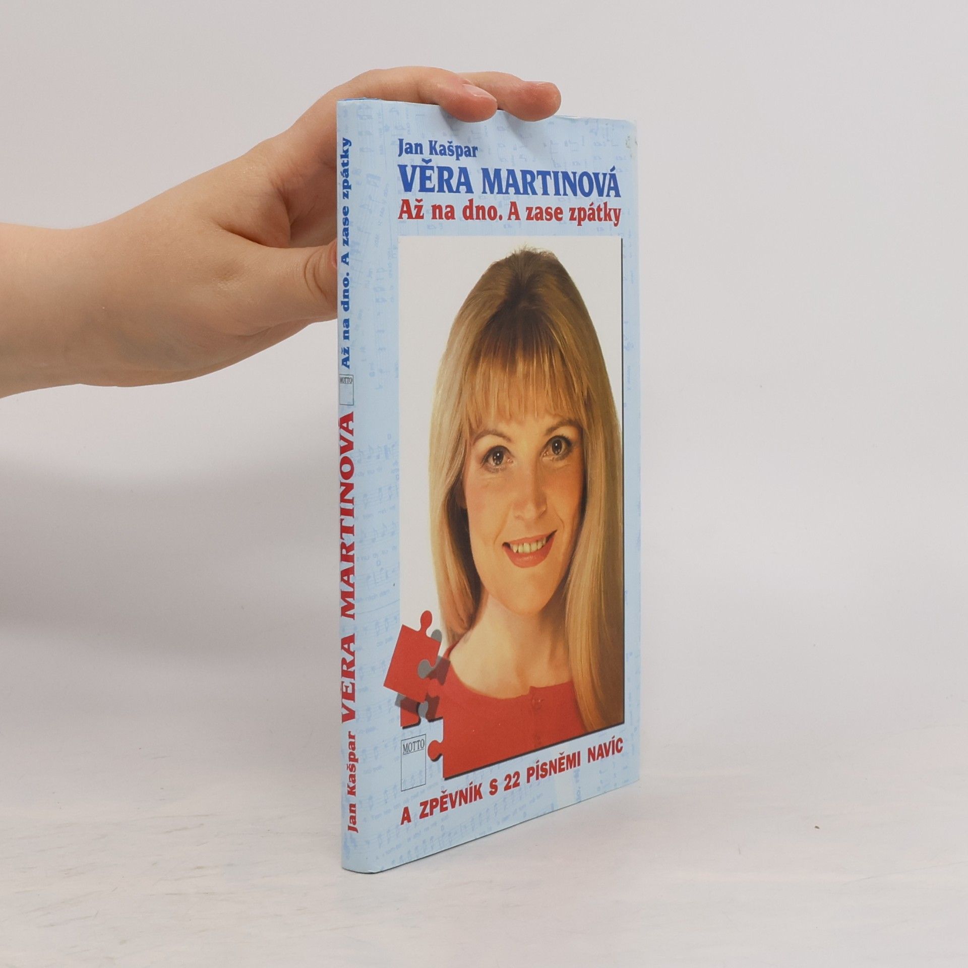 Věra Martinová. Až na dno a zase zpátky
