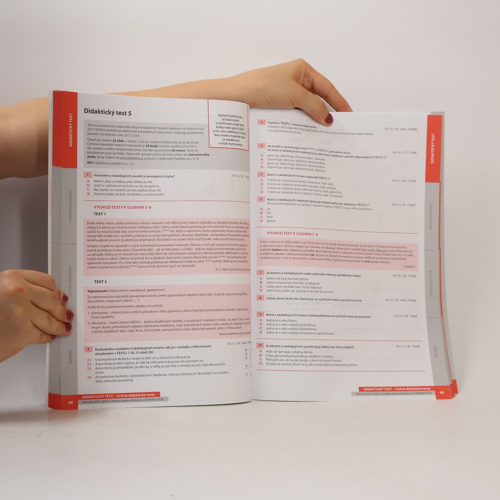 Autores varios Maturita 2019-2020 z českého jazyka a literatury