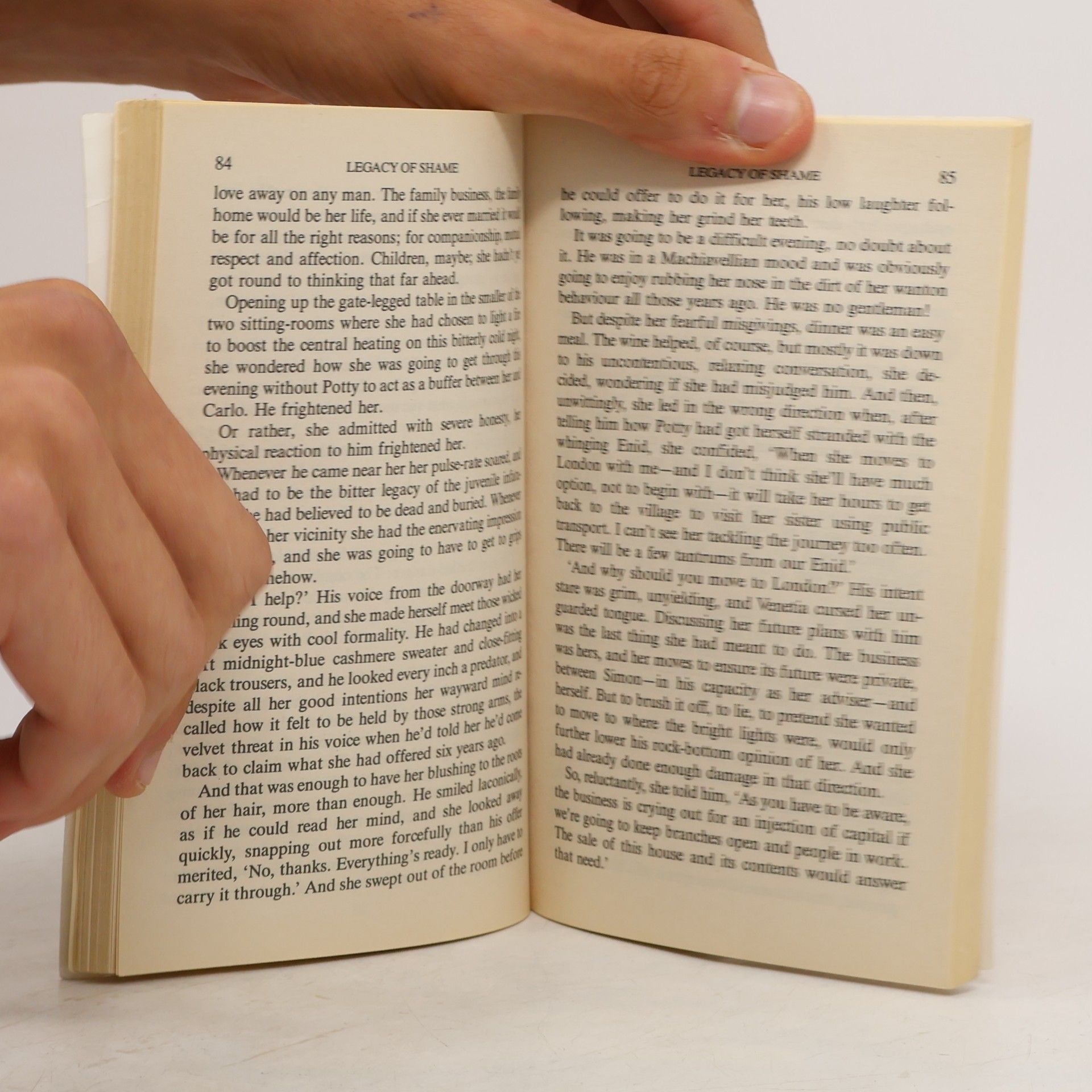 Diana Hamilton Mills & Boon: Legacy of Shame