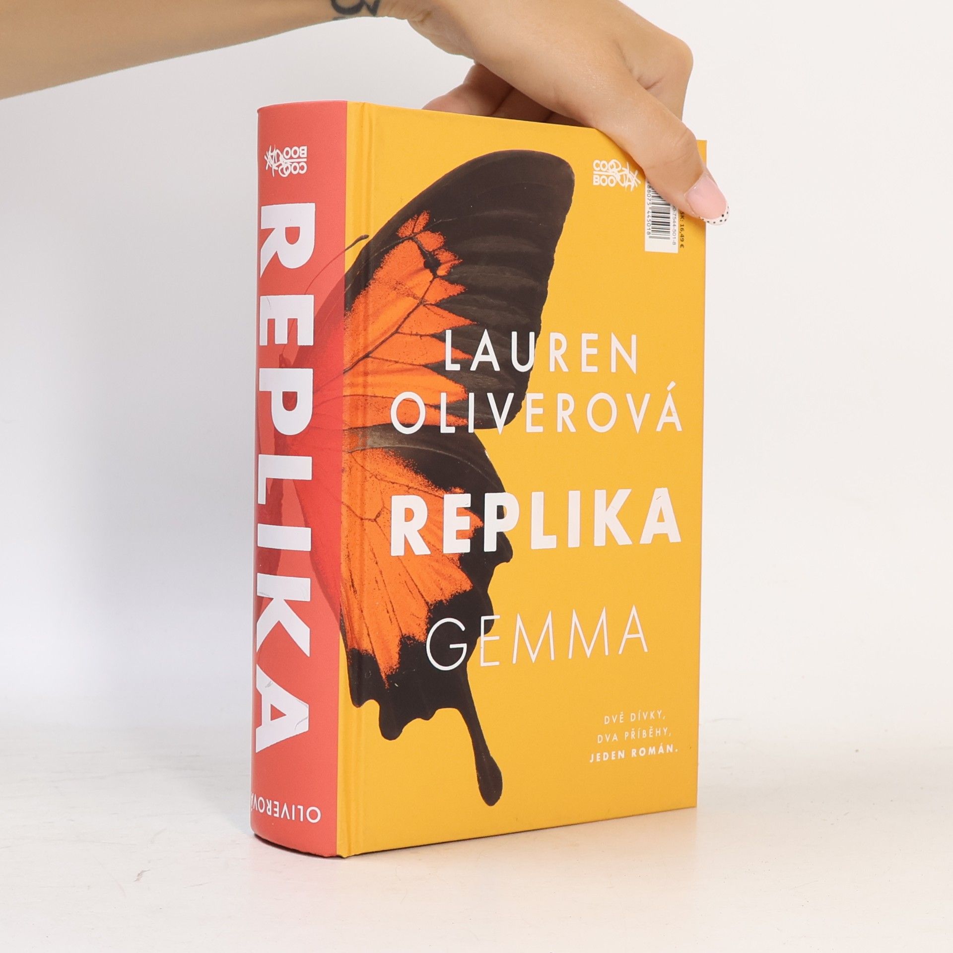 Lauren Oliver Replika. Lyra, Gemma
