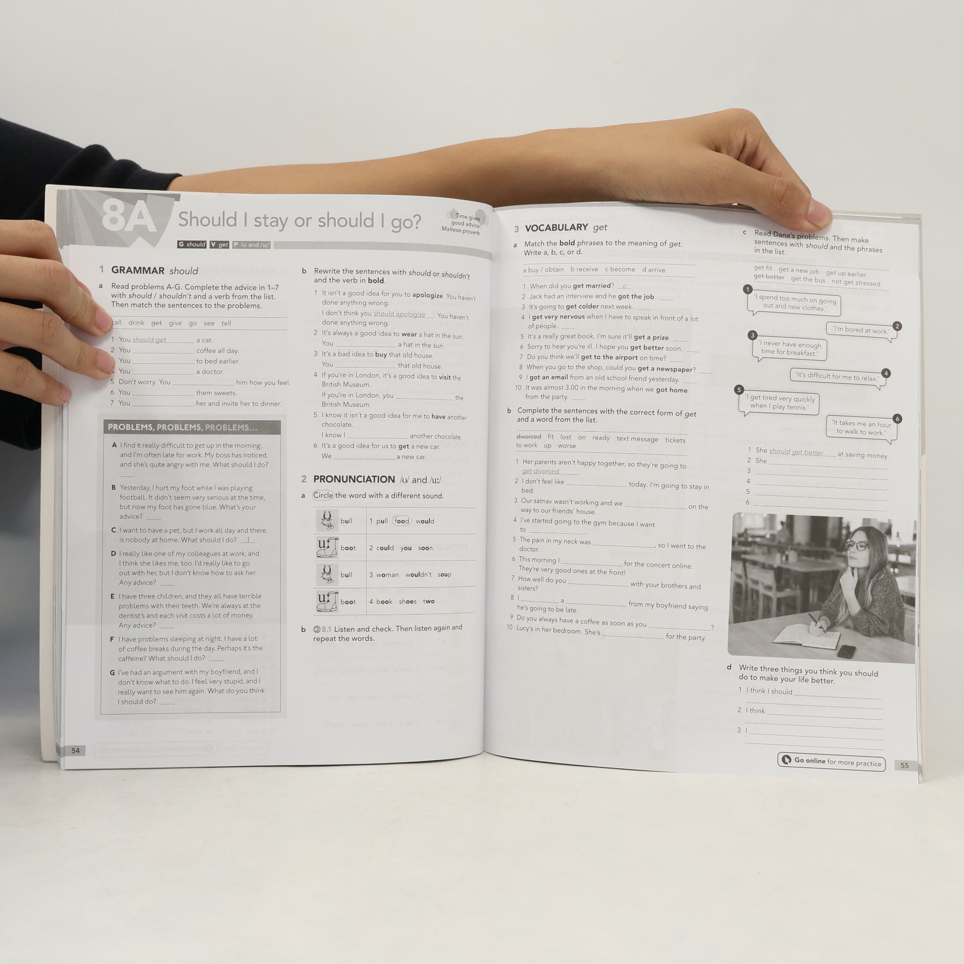 Oxford University Press English File: Pre-Intermediate: Workbook with Key